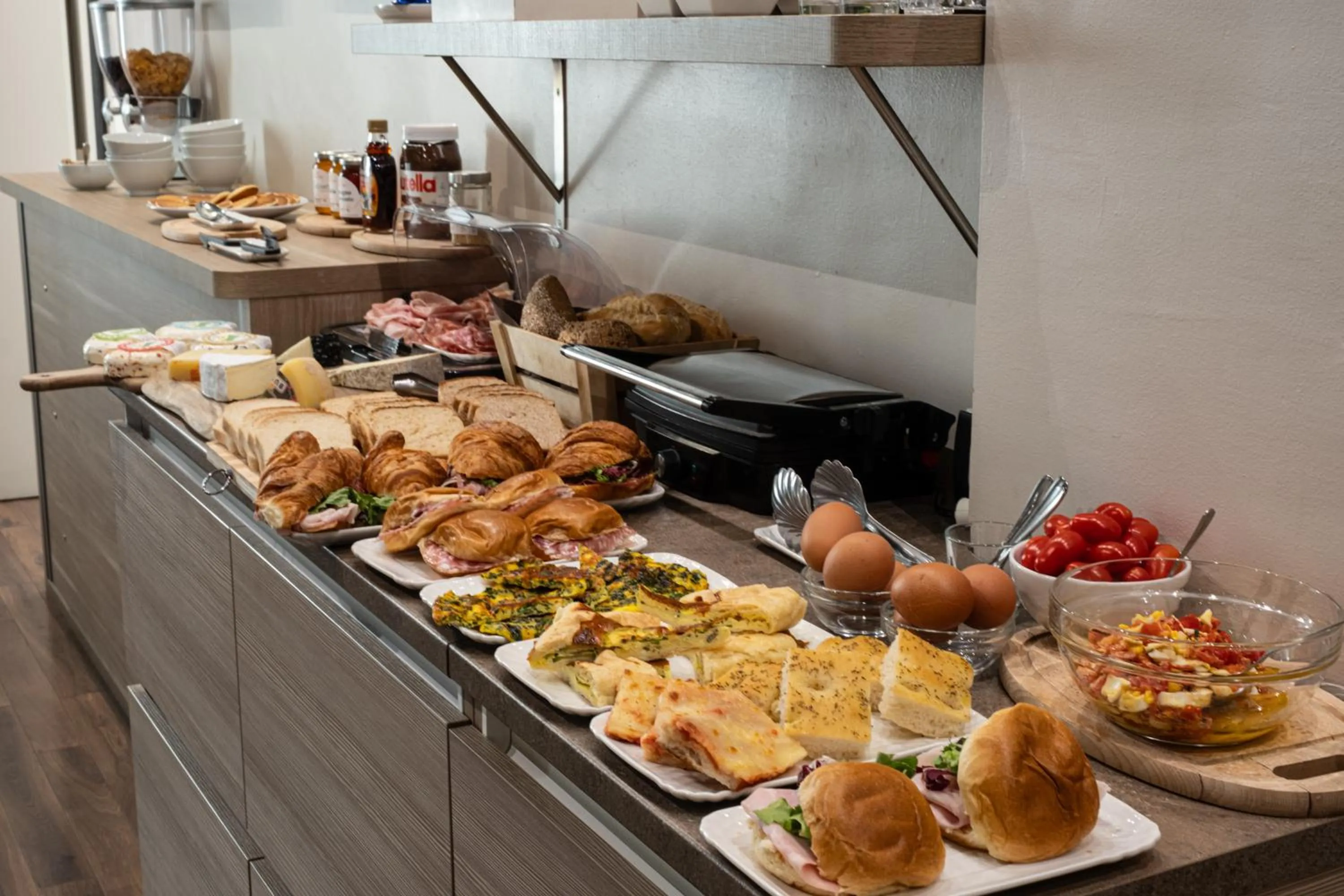 Buffet breakfast in Cuneo Hotel