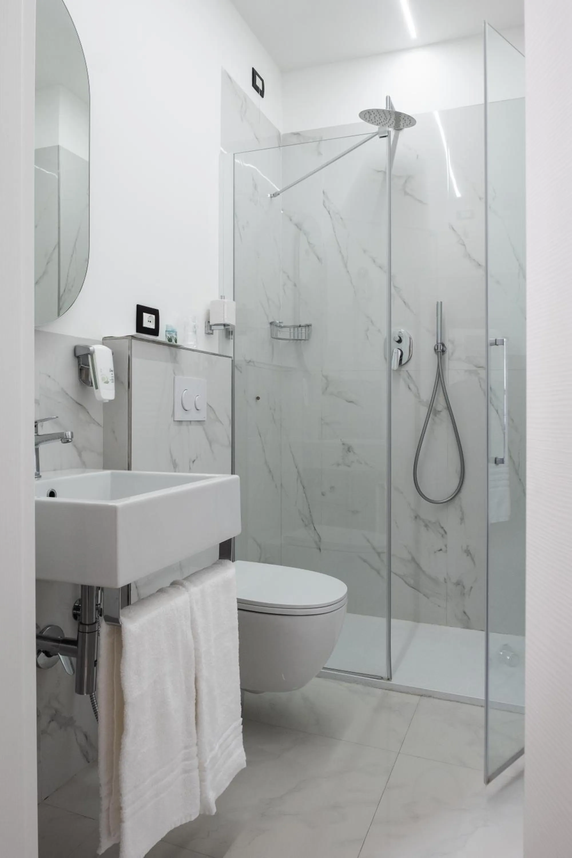 Shower in Cuneo Hotel