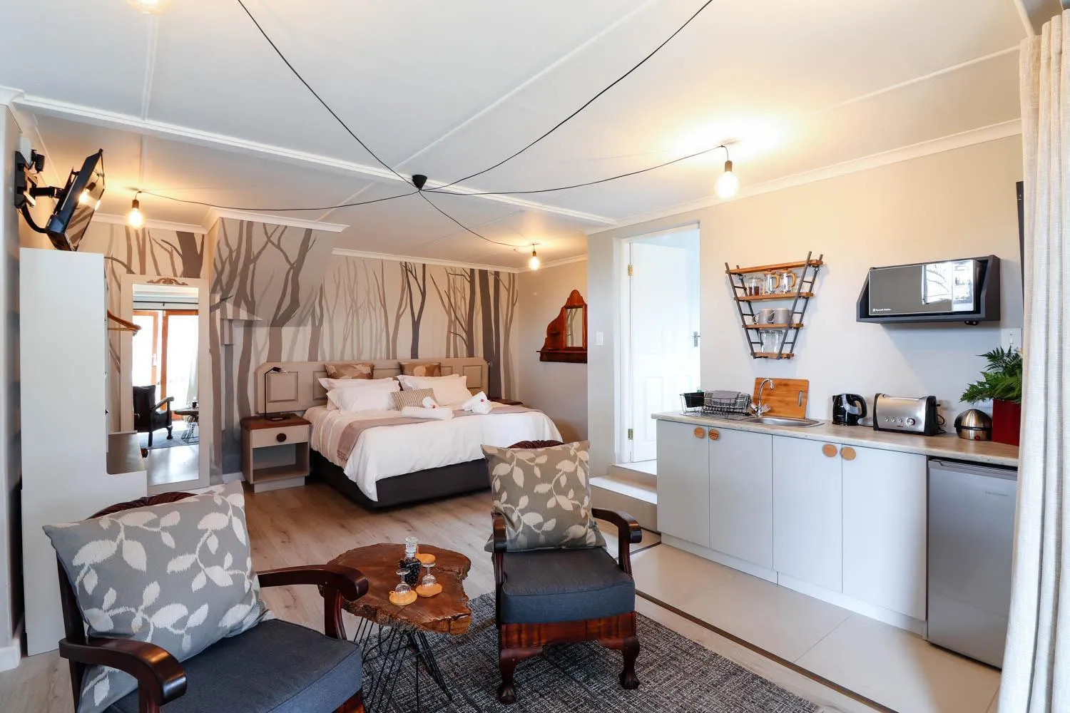 TV and multimedia, Bed in Arbour1 Guesthouse