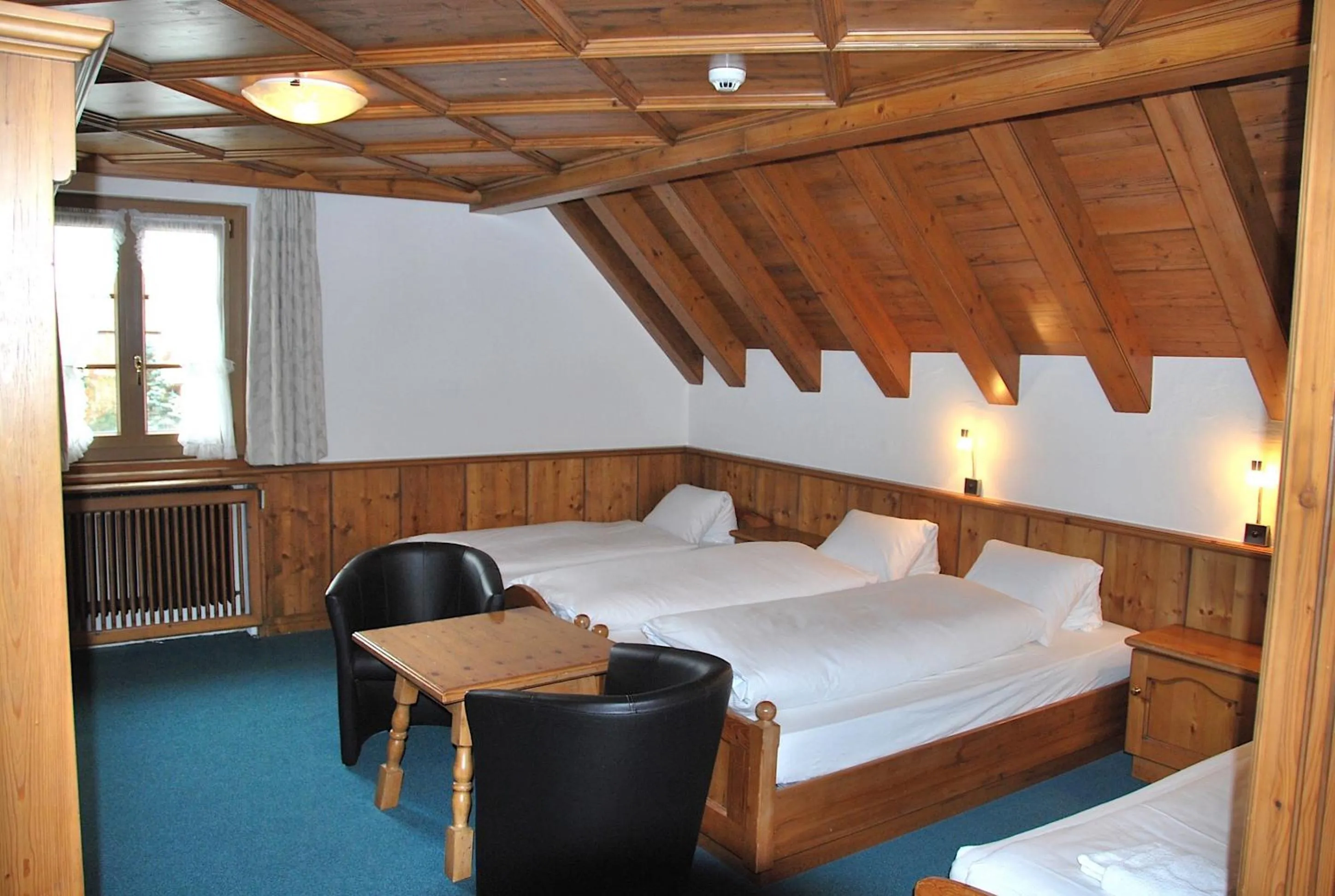 Photo of the whole room, Bed in Hotel zum Kreuz