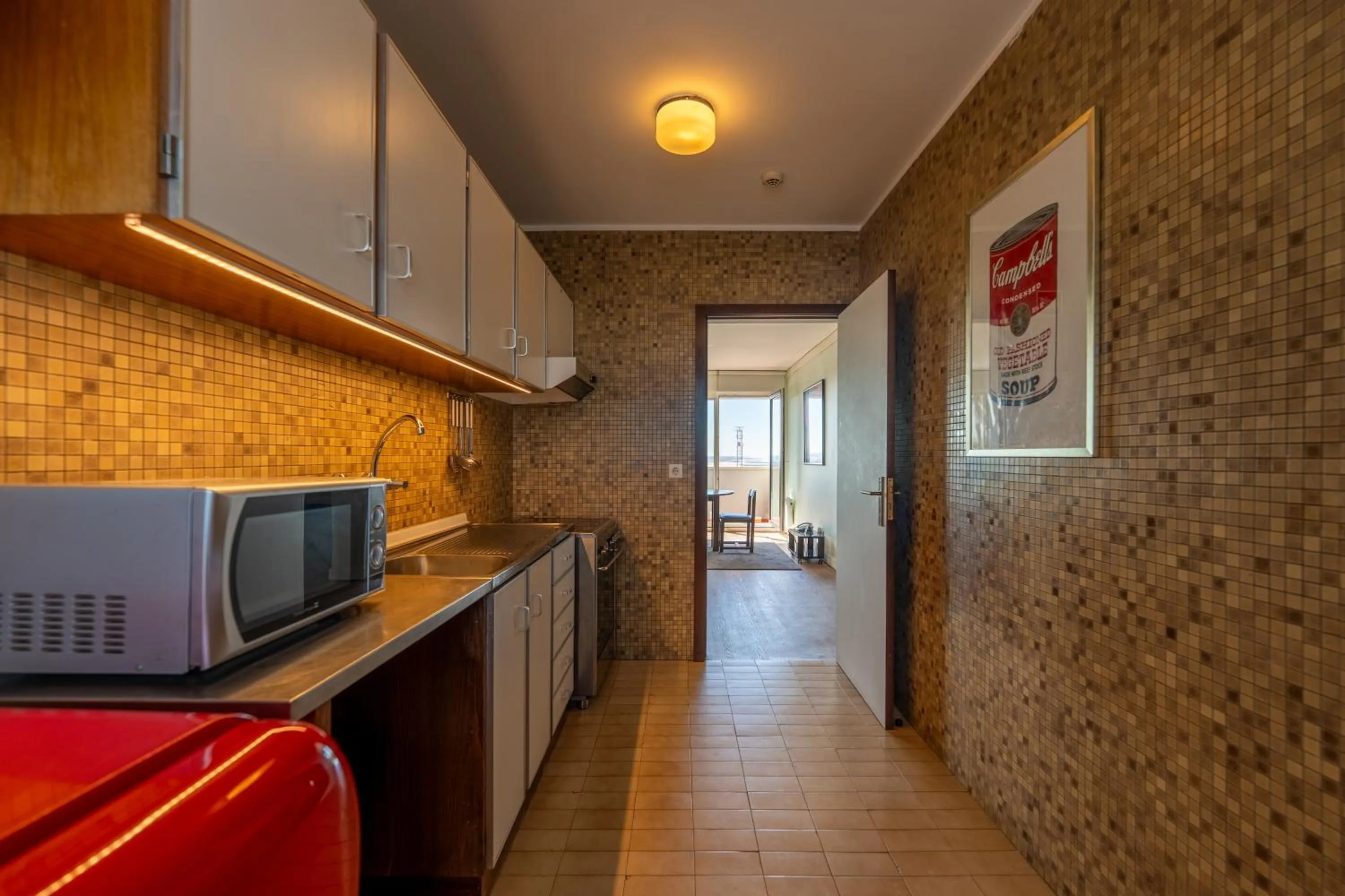 Kitchen or kitchenette in Hotel Apartamento Solverde