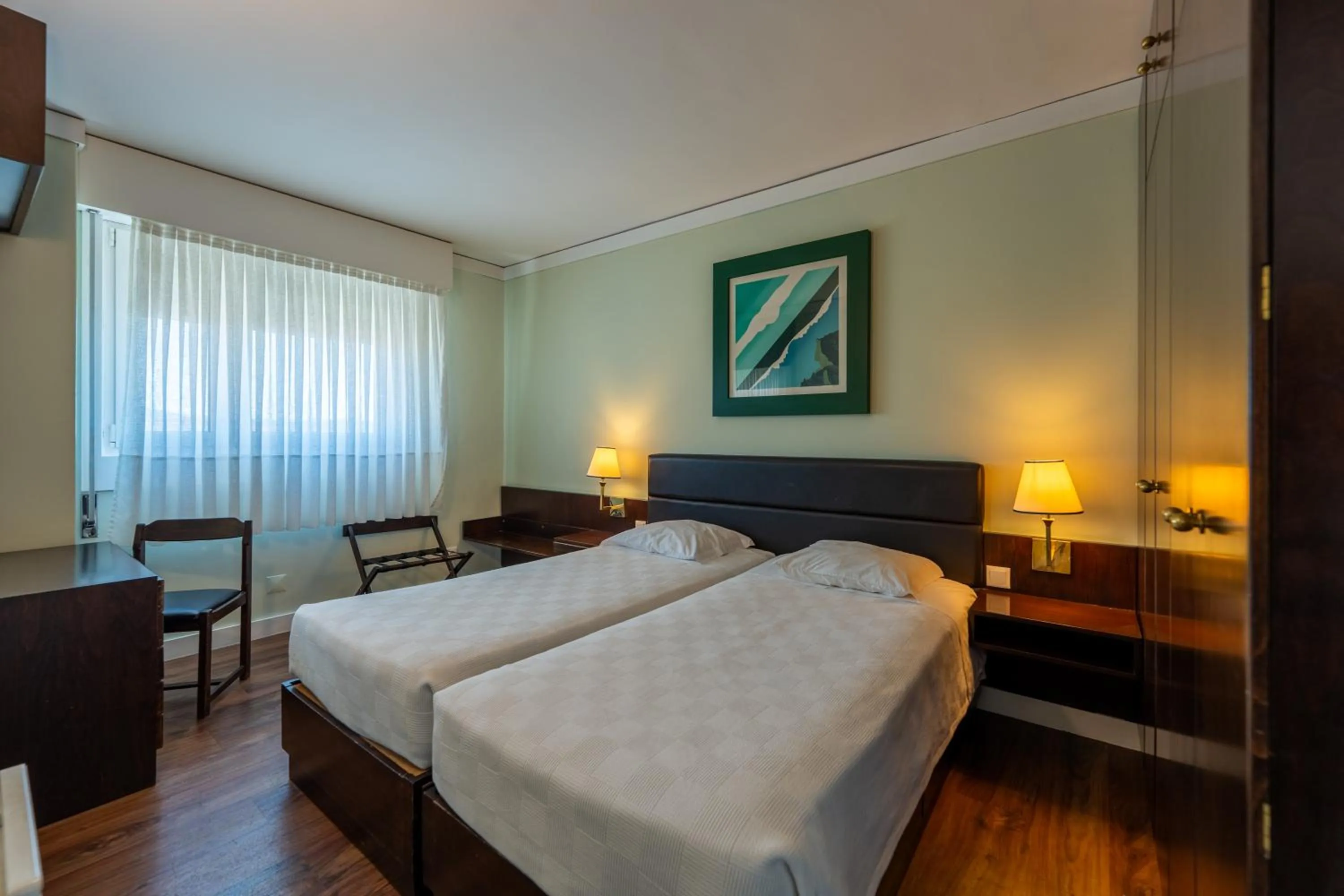 Bedroom, Bed in Hotel Apartamento Solverde