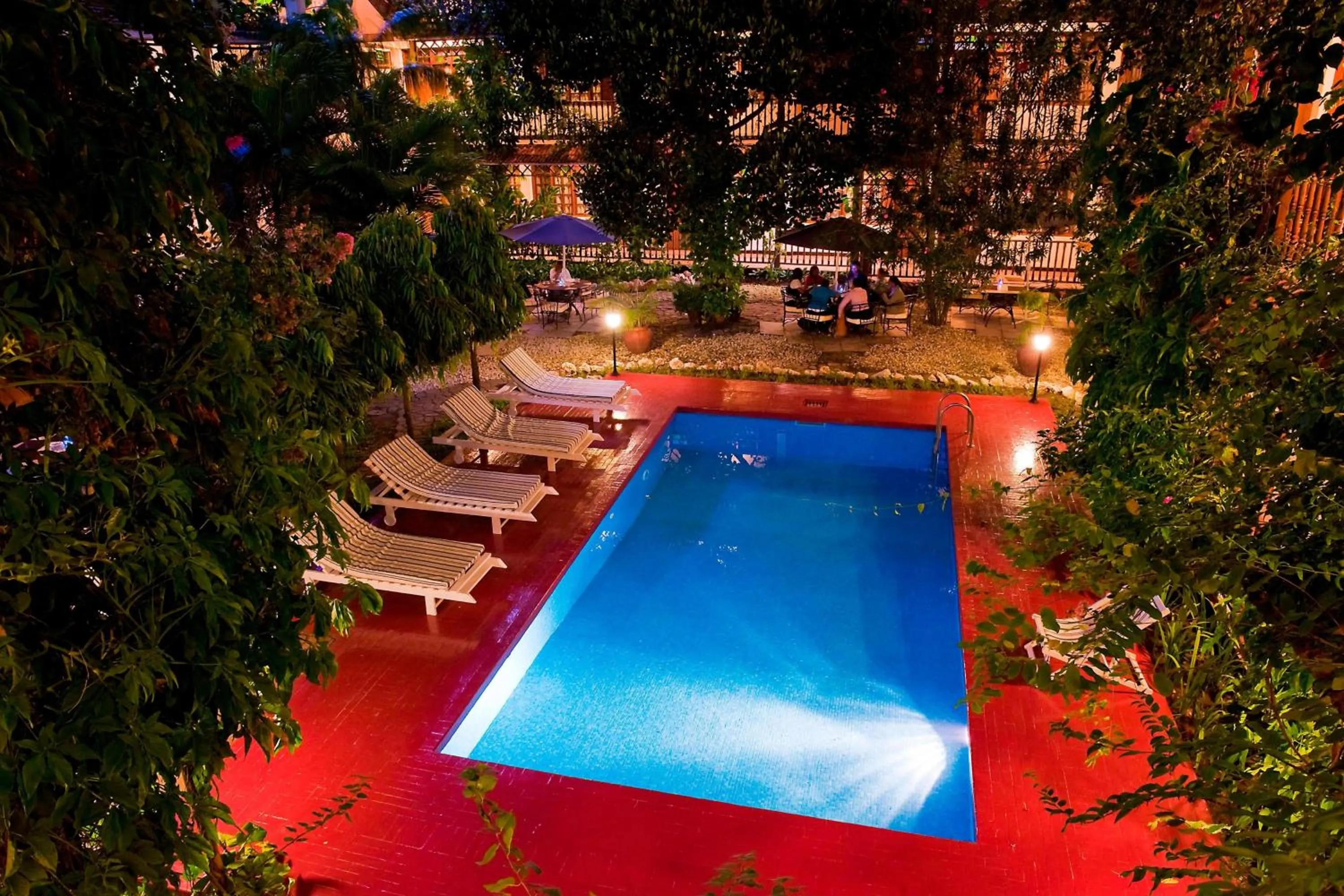 Swimming pool in Protea Hotel by Marriott Dar es Salaam Courtyard
