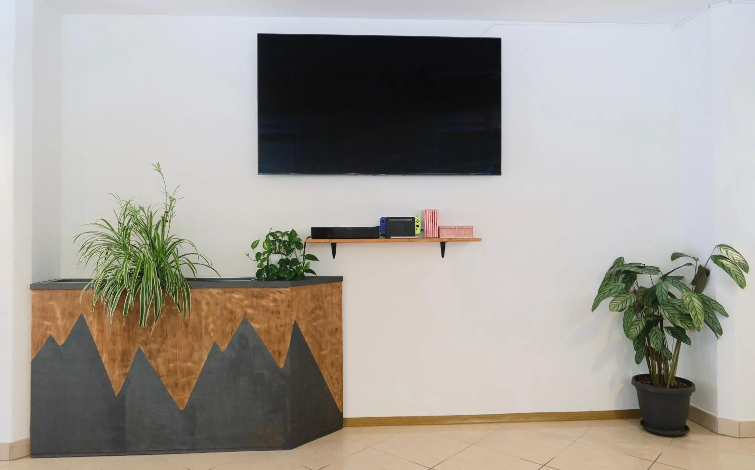 Communal lounge/ TV room in Hotel Valsorda