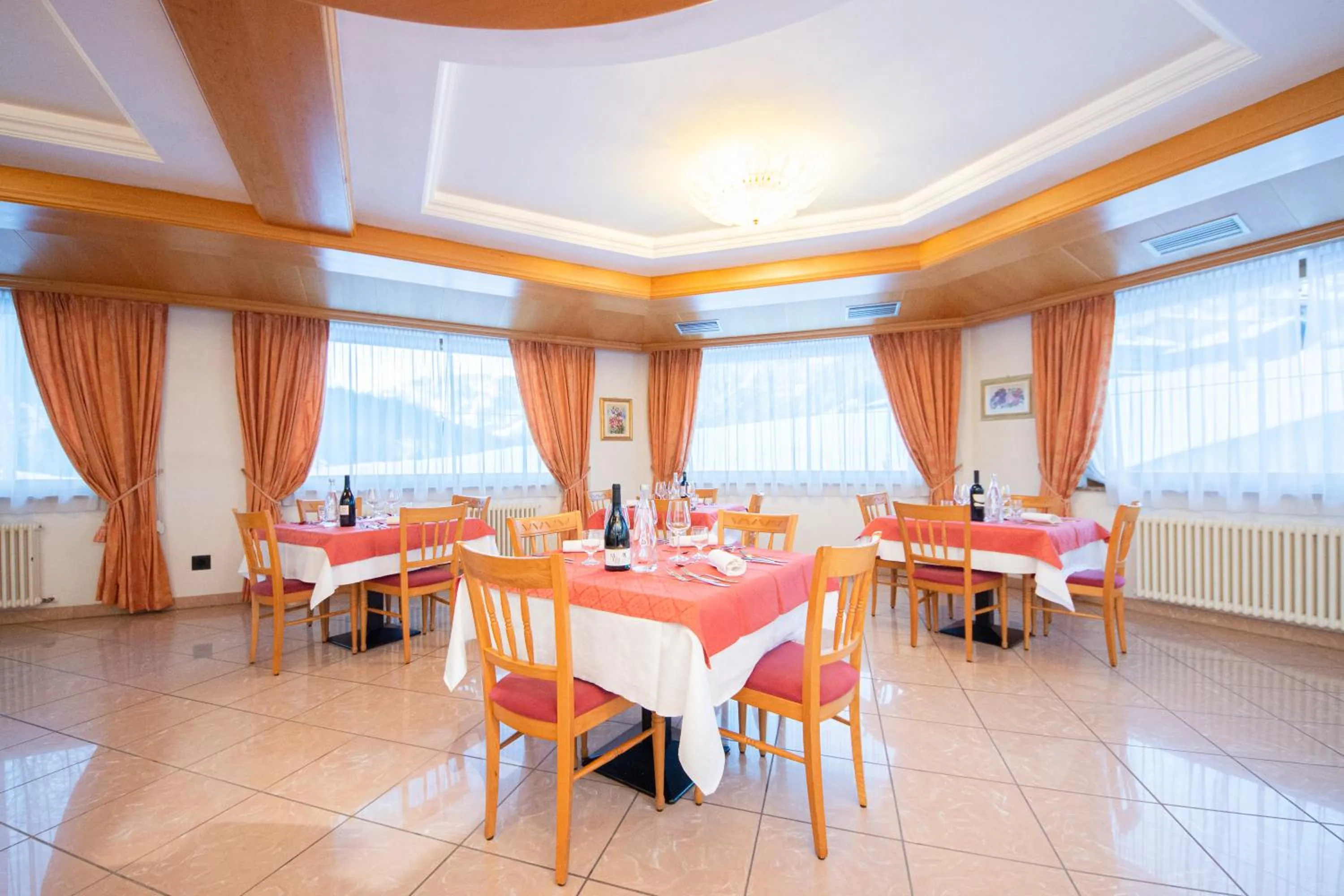 Restaurant/places to eat in Hotel Valsorda