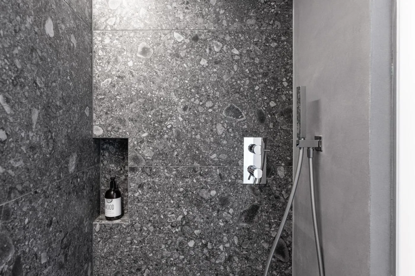 Shower in Flos Hotel