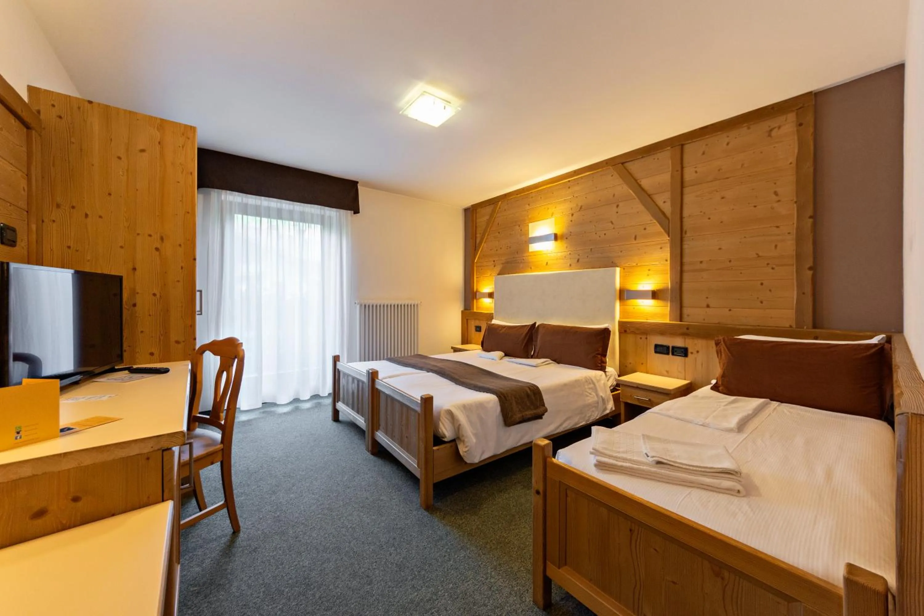 View (from property/room), Bed in Hotel Valsorda