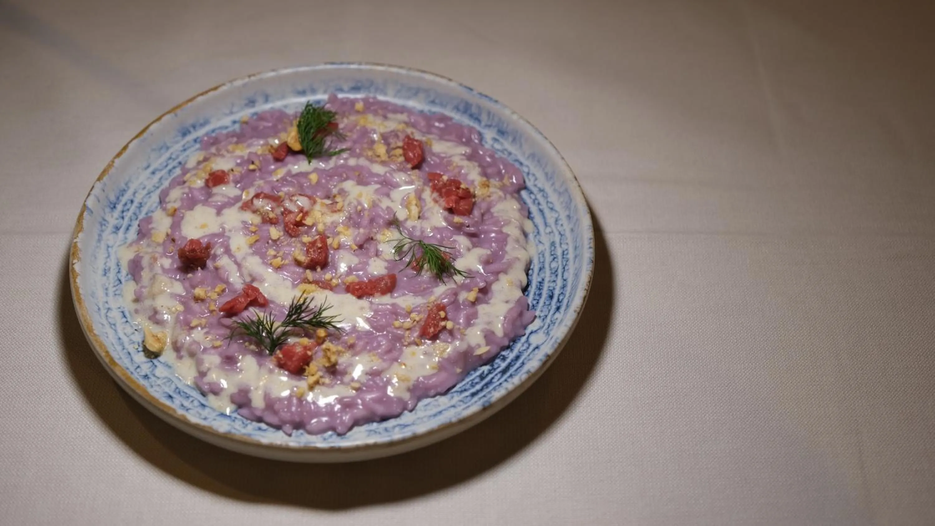 Restaurant/places to eat in Flos Hotel