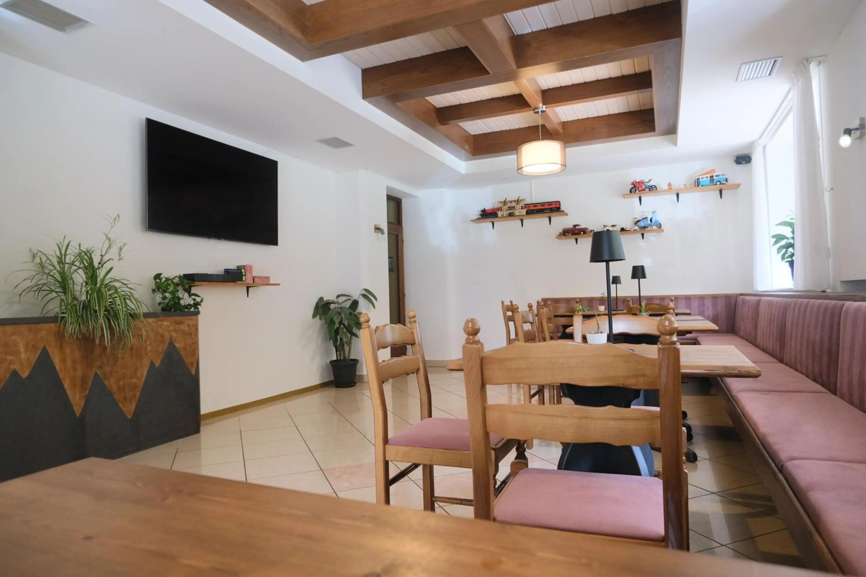 Communal lounge/ TV room in Hotel Valsorda