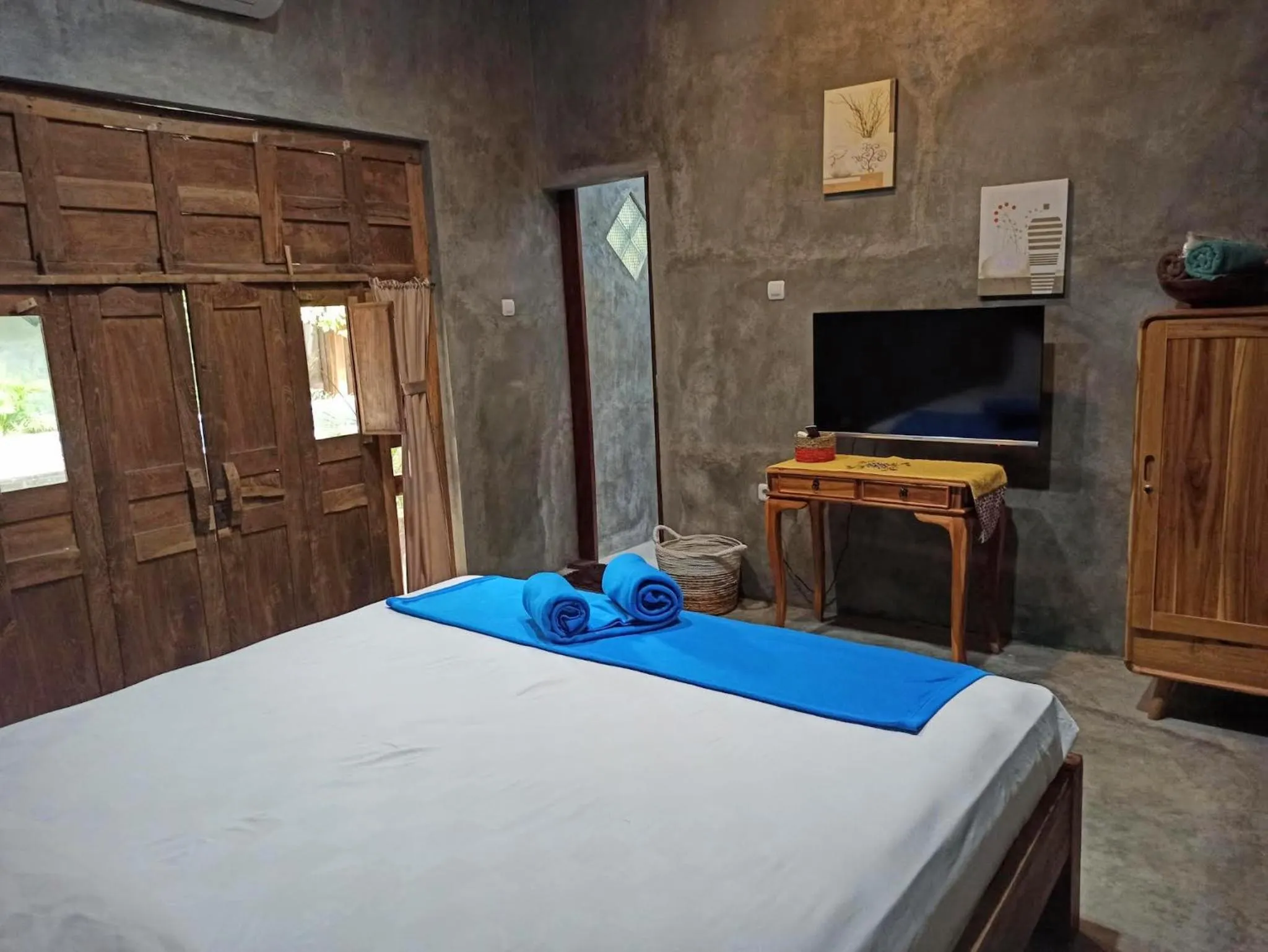 TV and multimedia, Bed in Watukarung Ristu Homestay