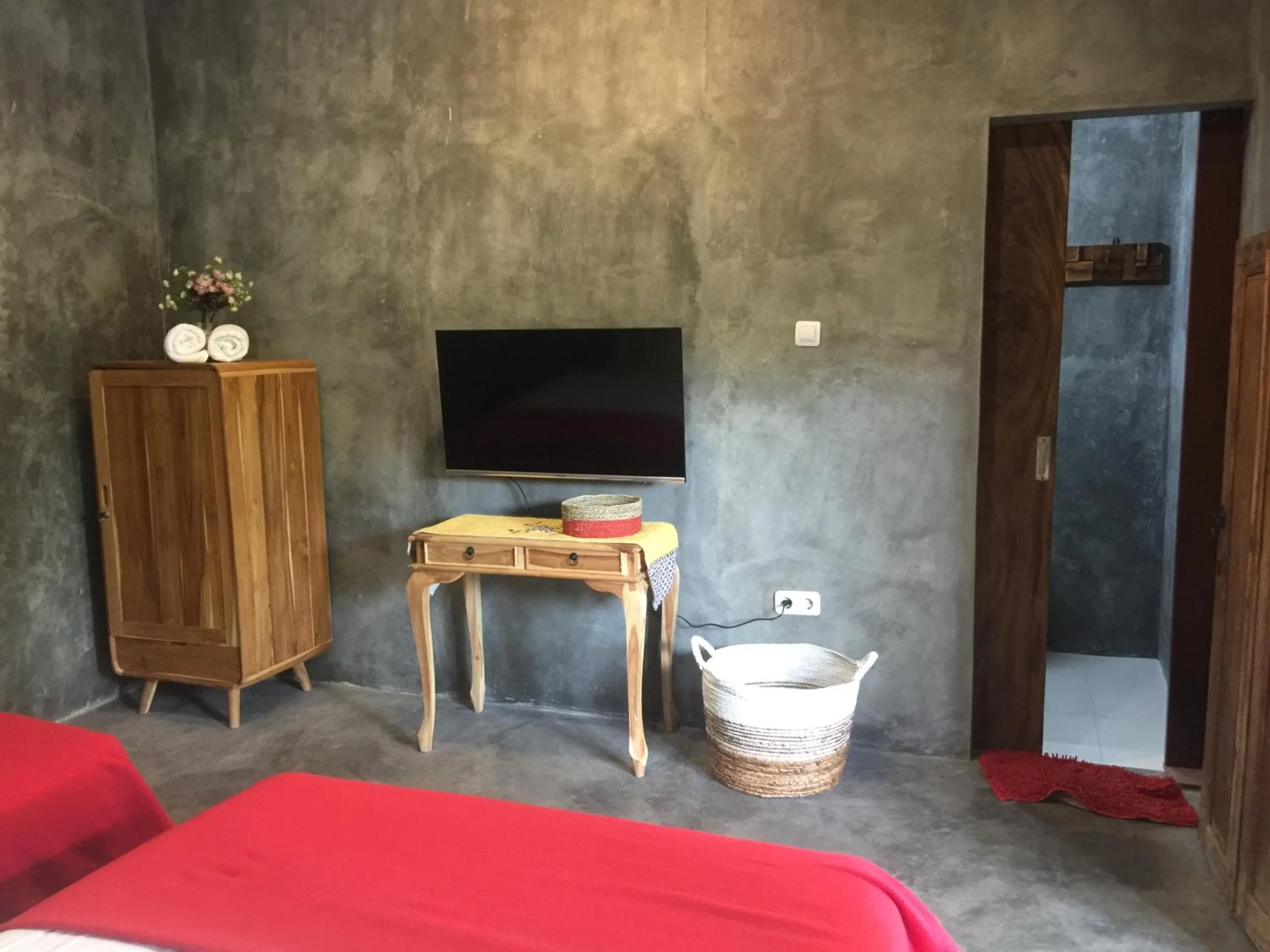 TV and multimedia, Bed in Watukarung Ristu Homestay
