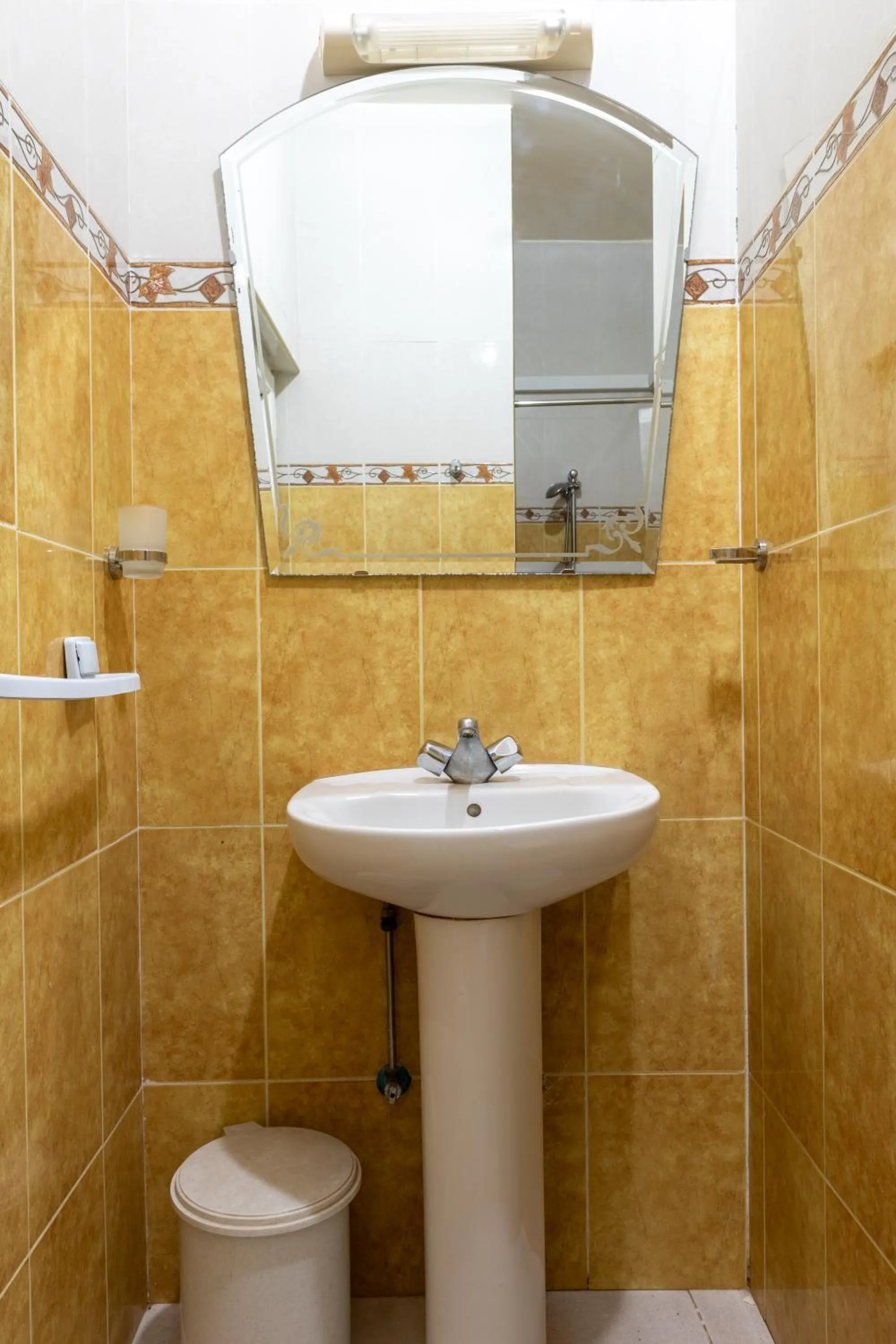 Toilet in Hotel Saint Antoine