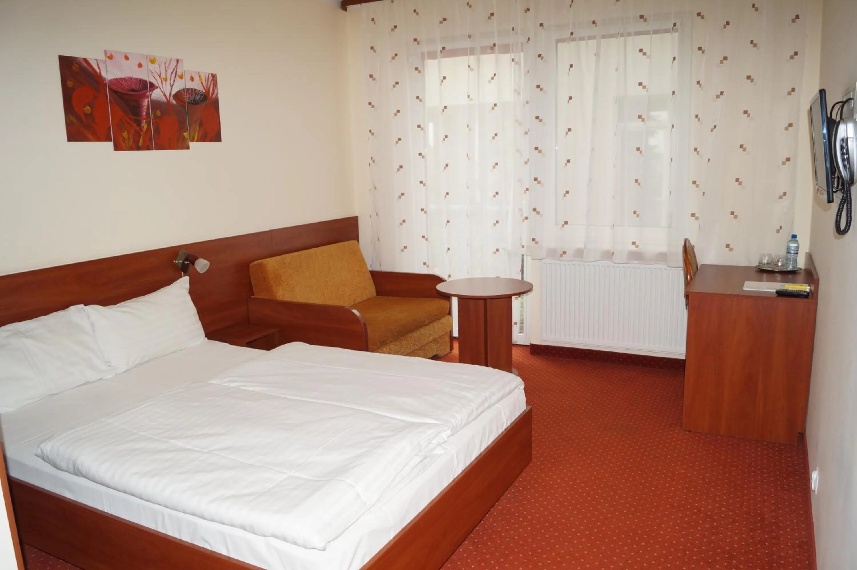 Photo of the whole room, Bed in Hotel Podróżnik