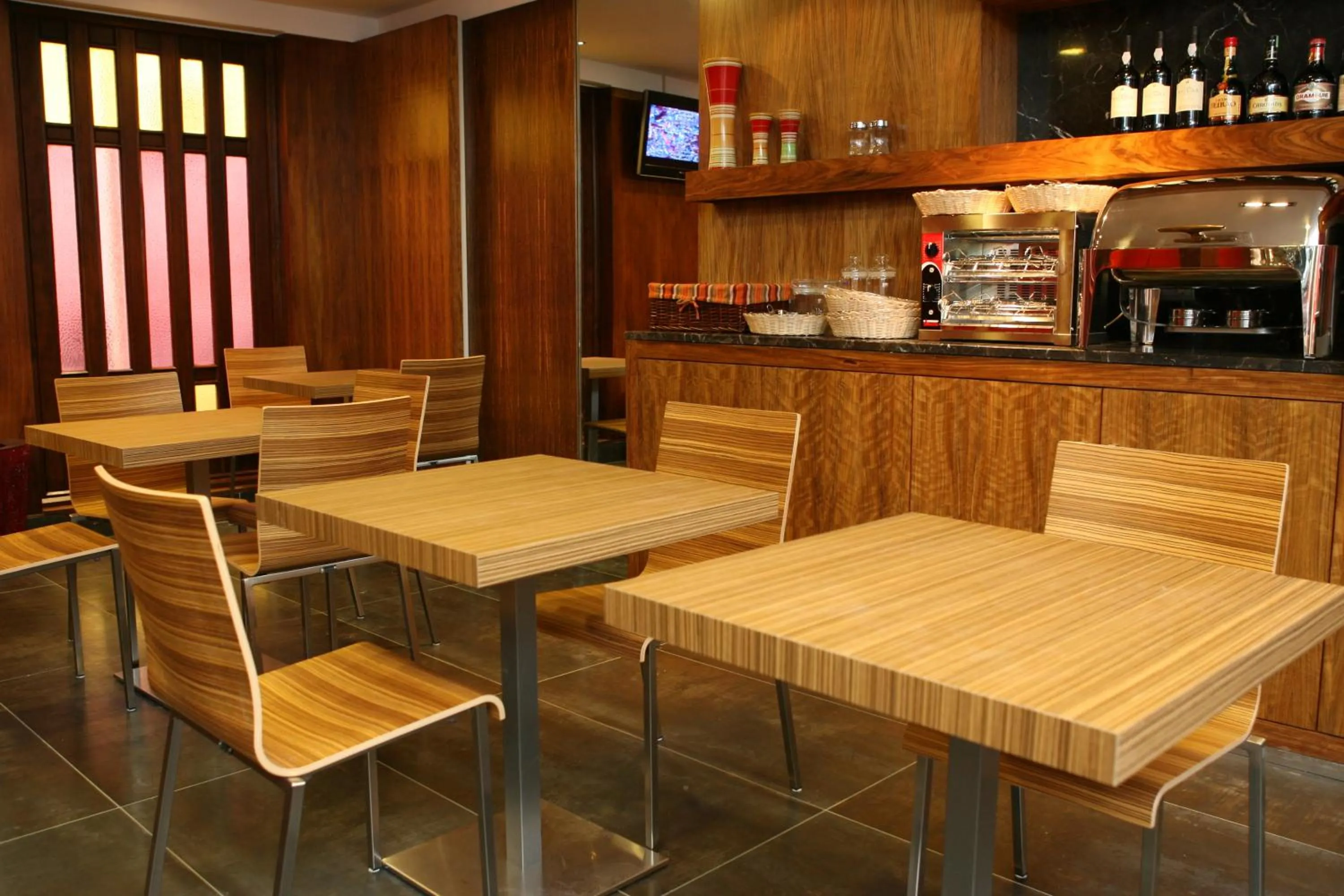 Restaurant/places to eat in Hotel Catedral