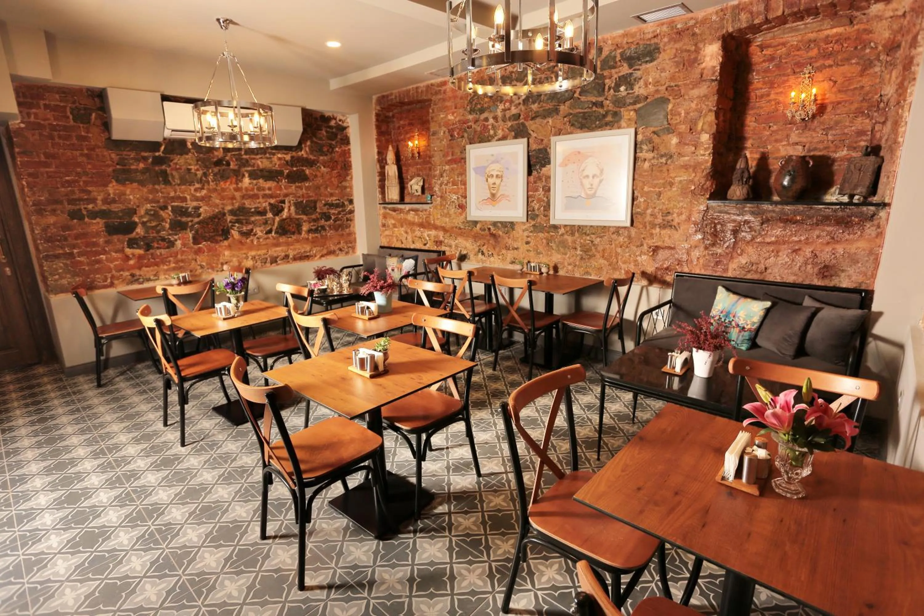 Restaurant/places to eat in Ferman Pera Hotel