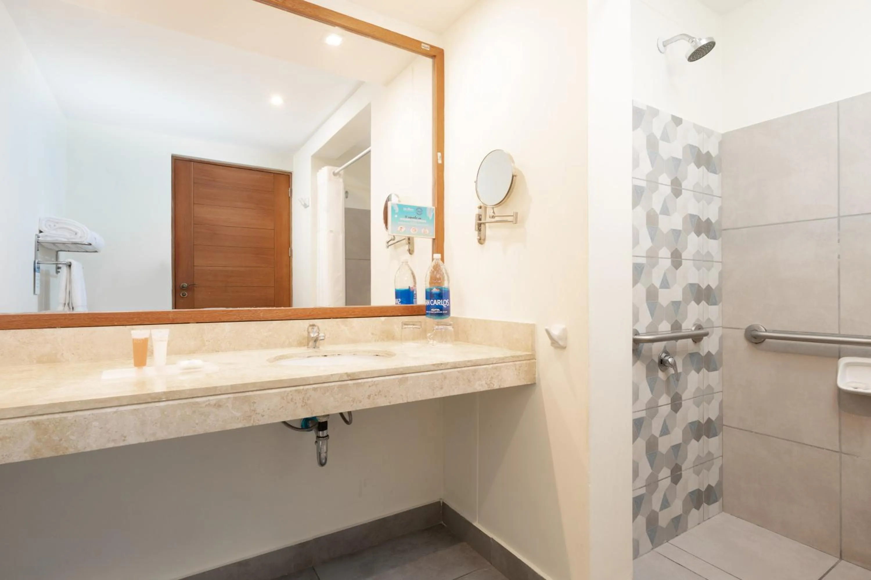 Shower in Royal Decameron Punta Sal - ALL INCLUSIVE