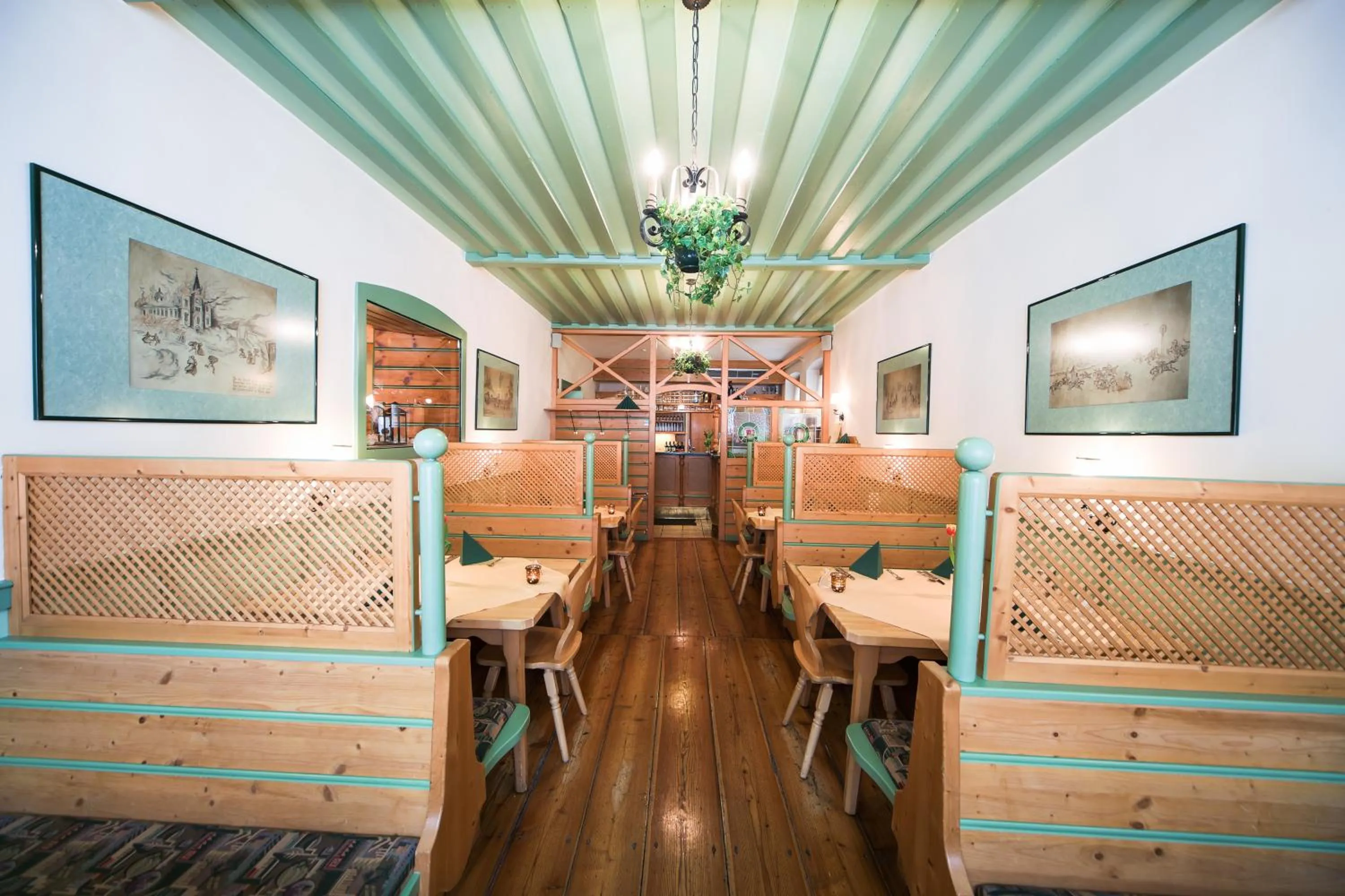 Restaurant/places to eat in Hotel zum Kirchenwirt Mariazell