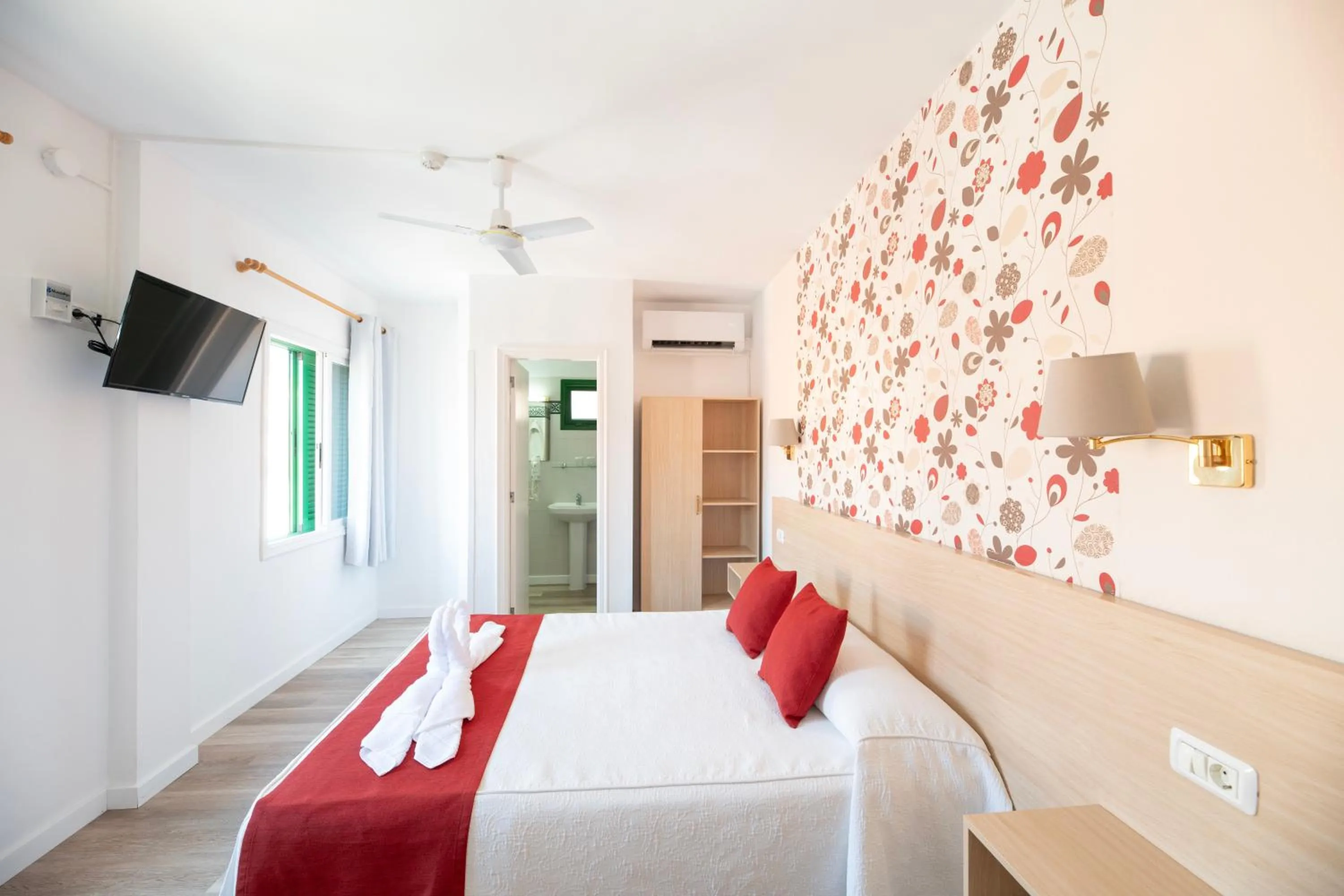 Bedroom, Bed in Hotel Apartamentos Villa Gomera