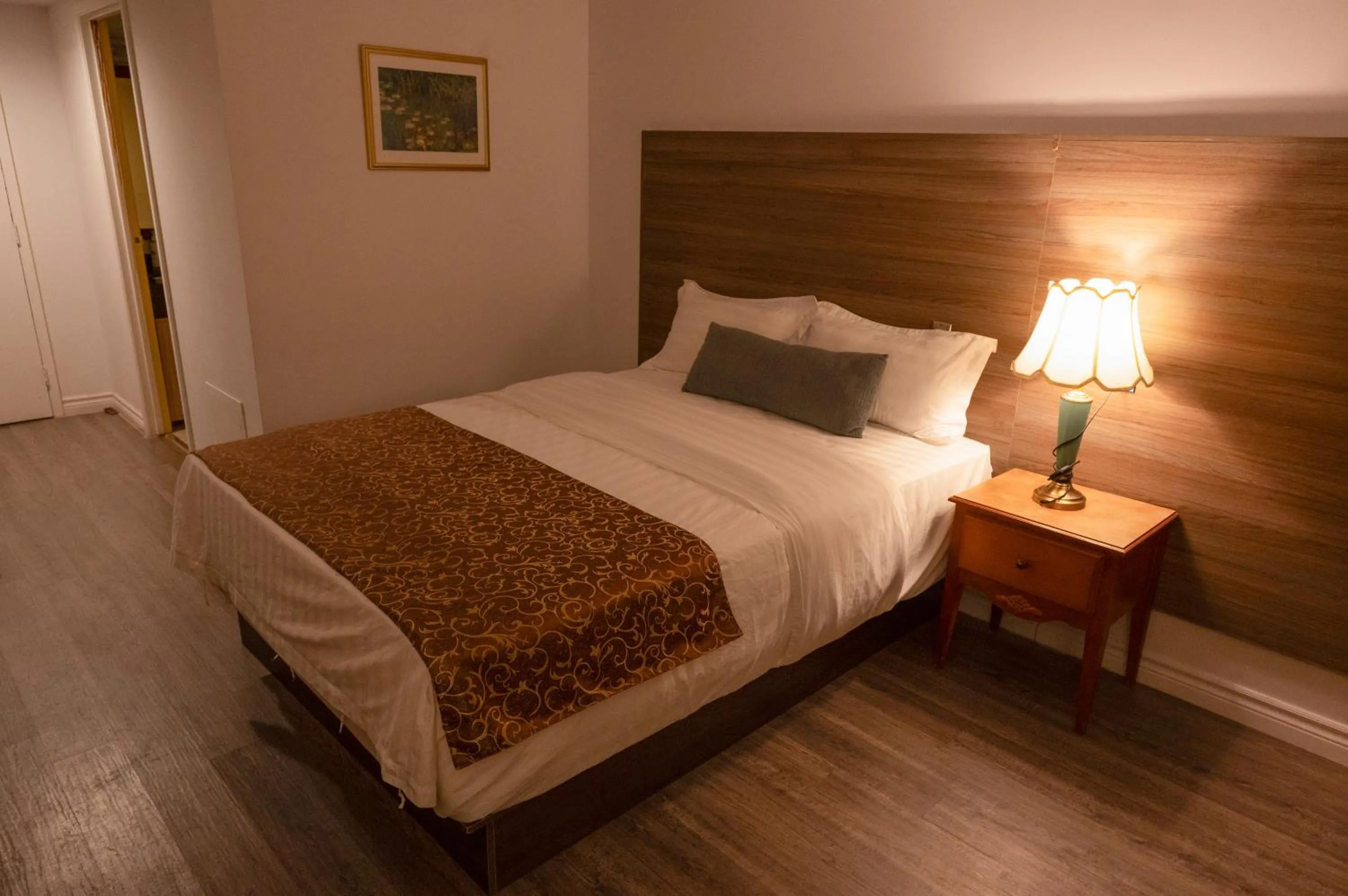 Bed in Hotel Cowansville