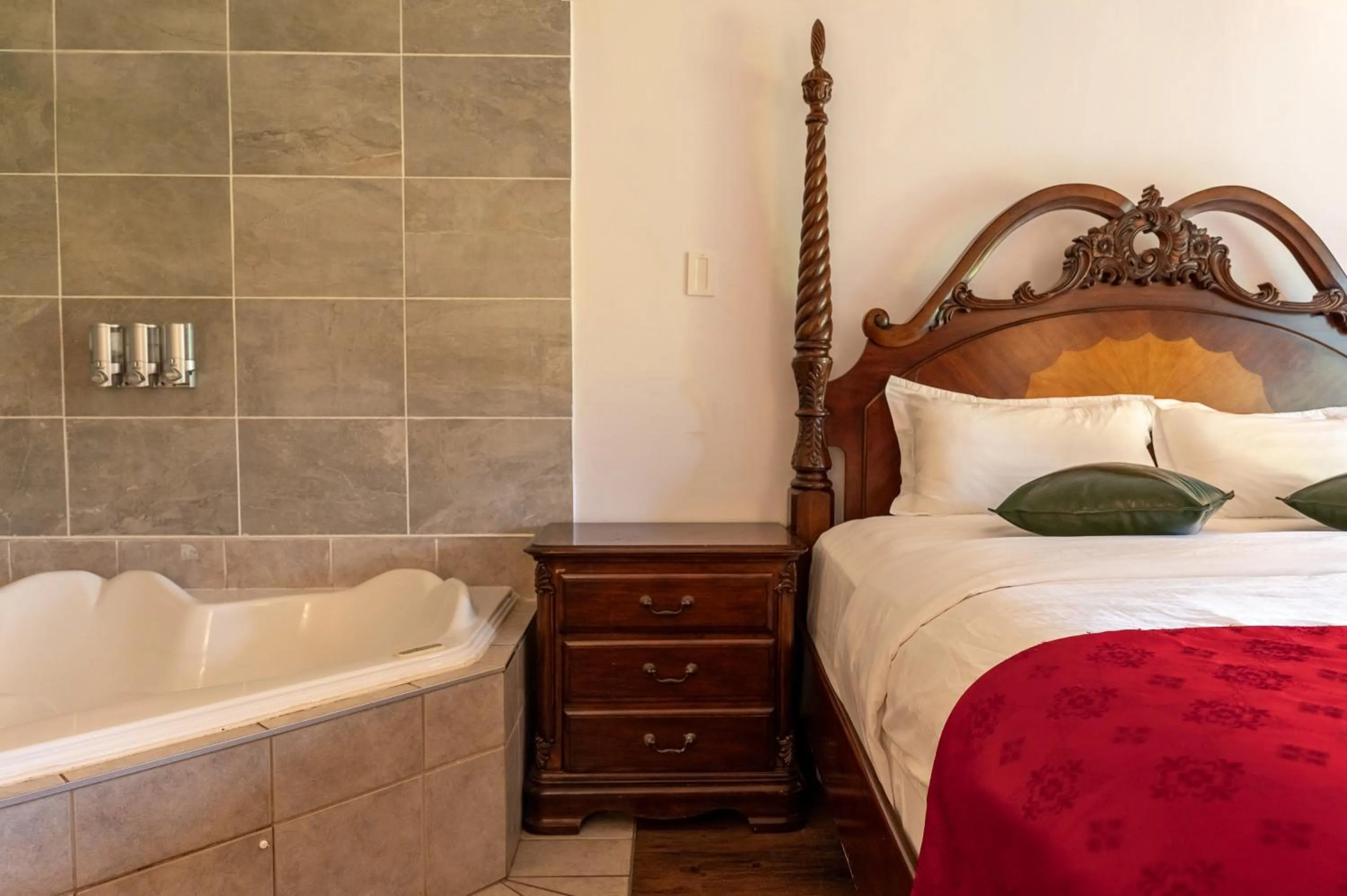 Bed in Hotel Cowansville