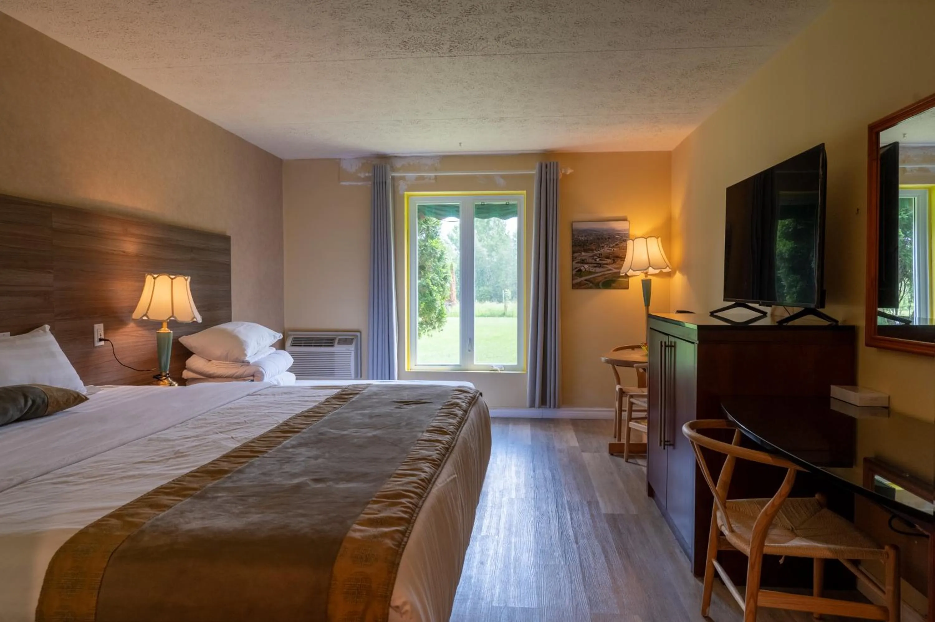 Bed in Hotel Cowansville