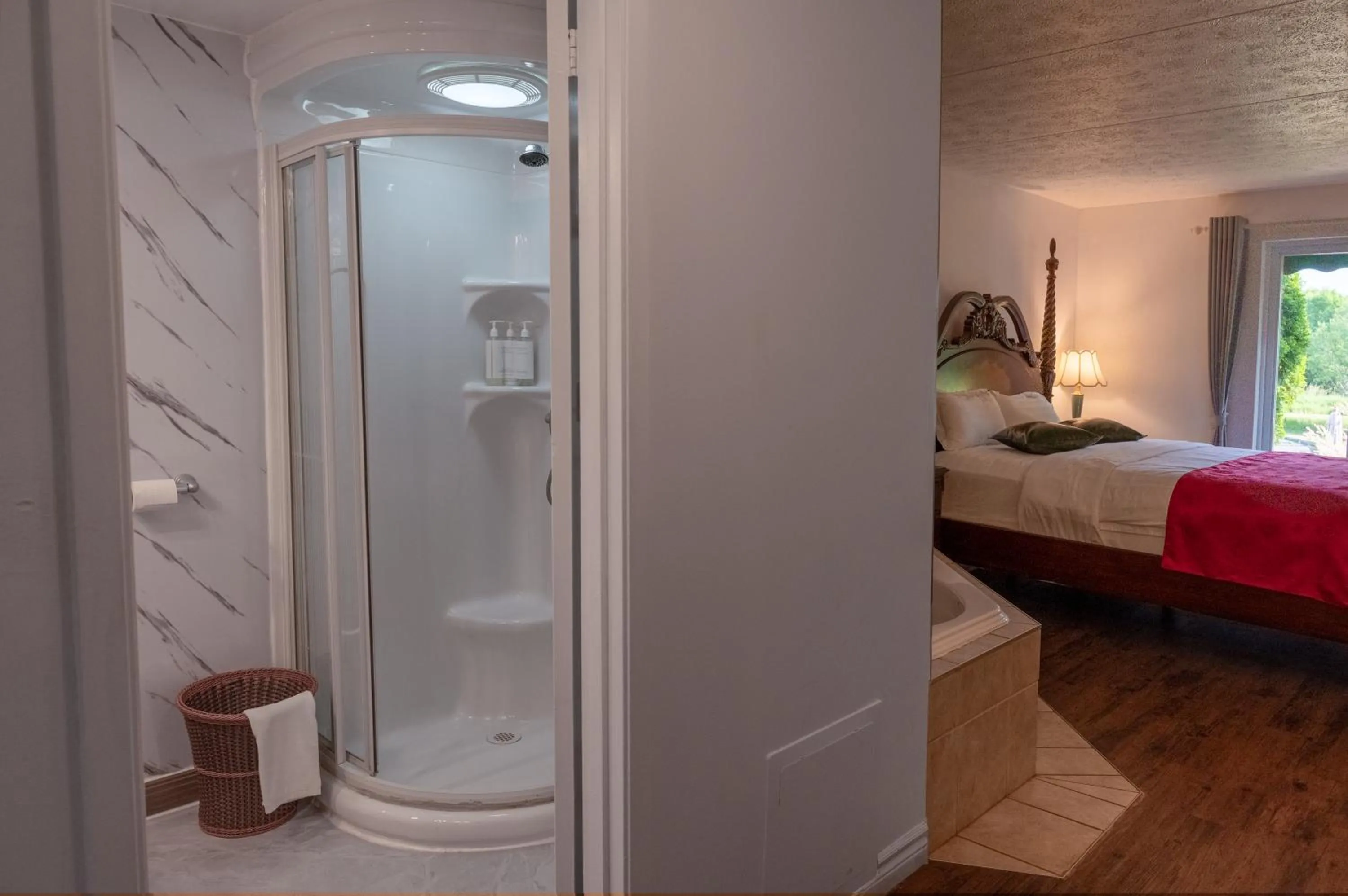 Bed in Hotel Cowansville