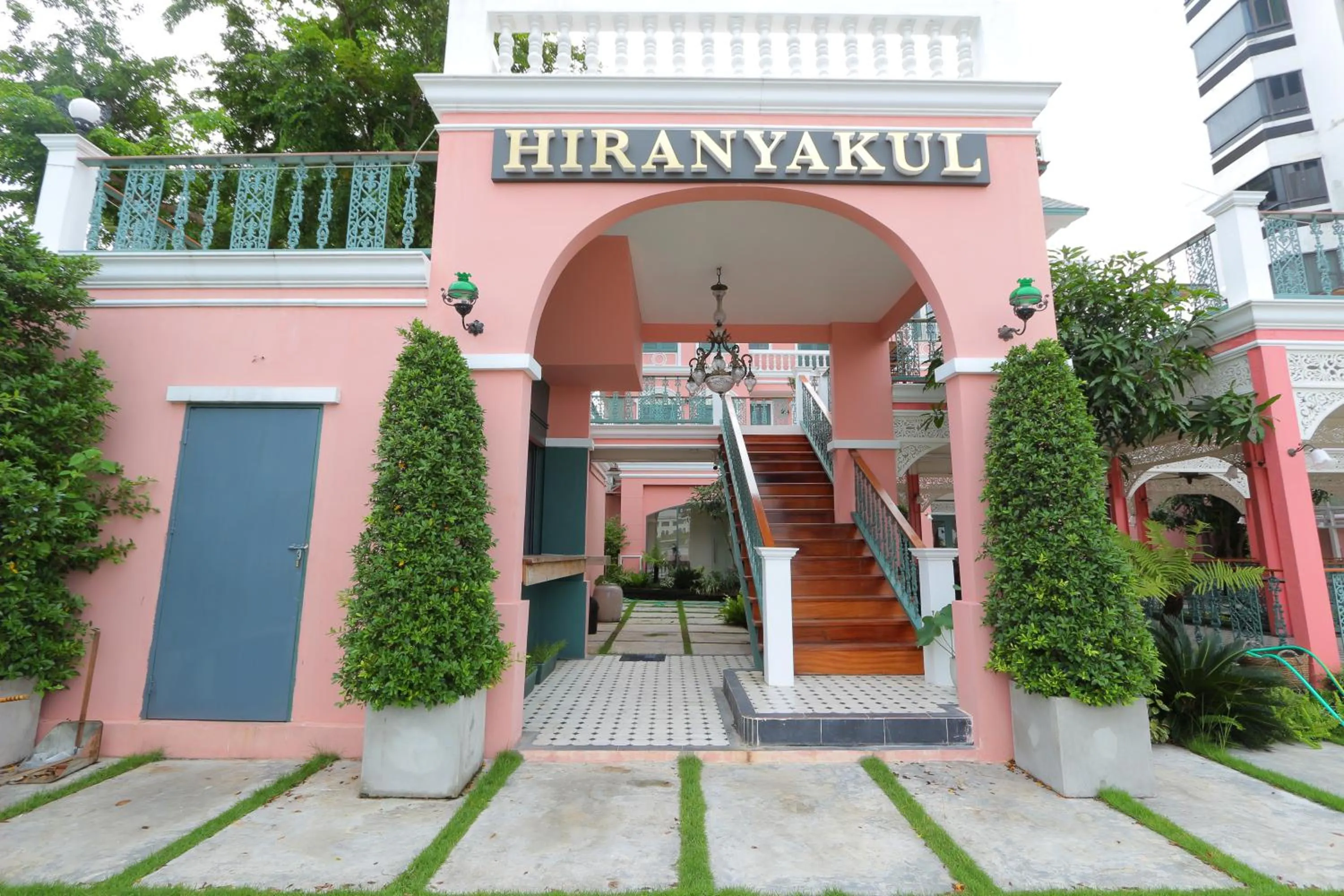 Property building in Hiranyakul House Riverside