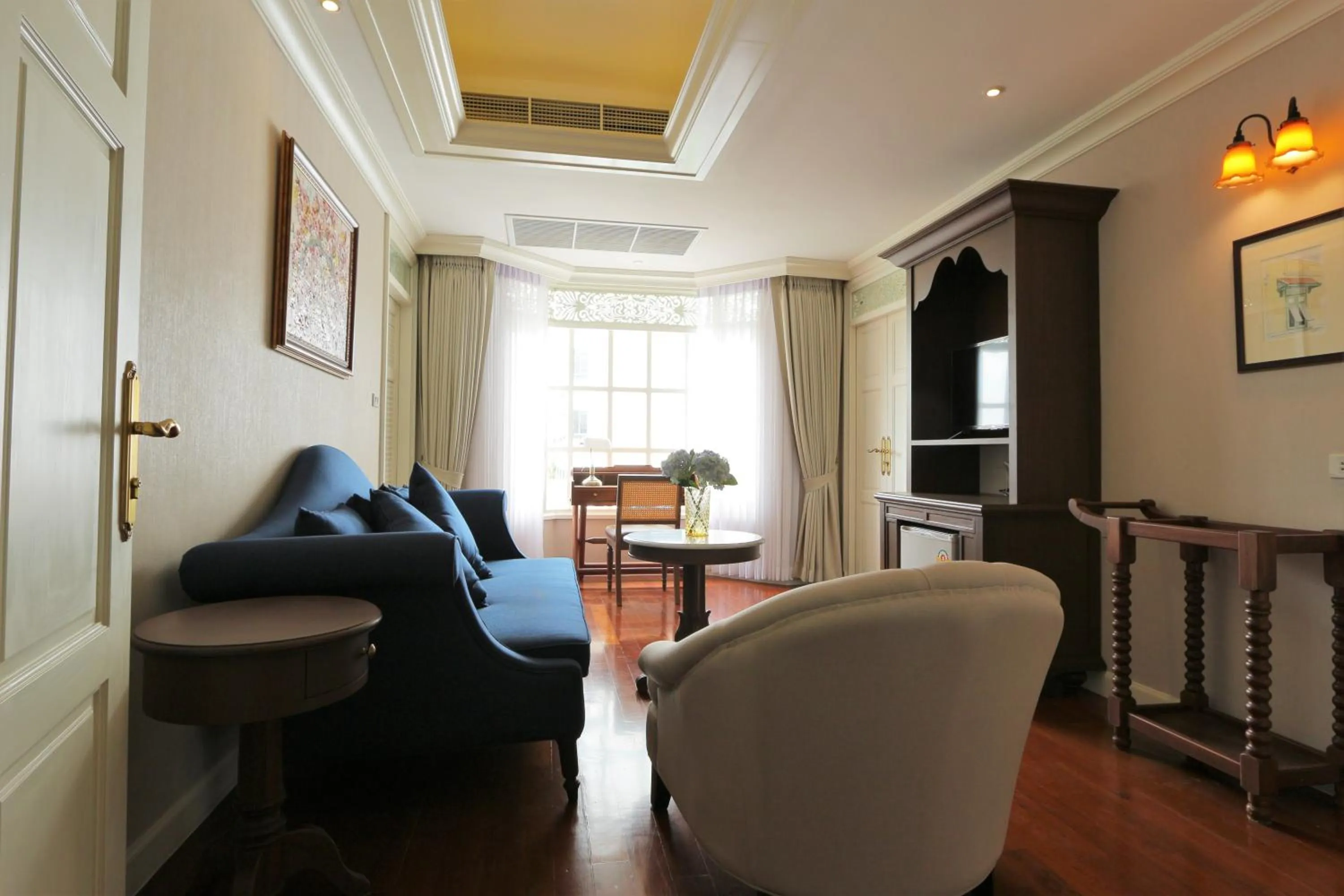 TV and multimedia in Hiranyakul House Riverside