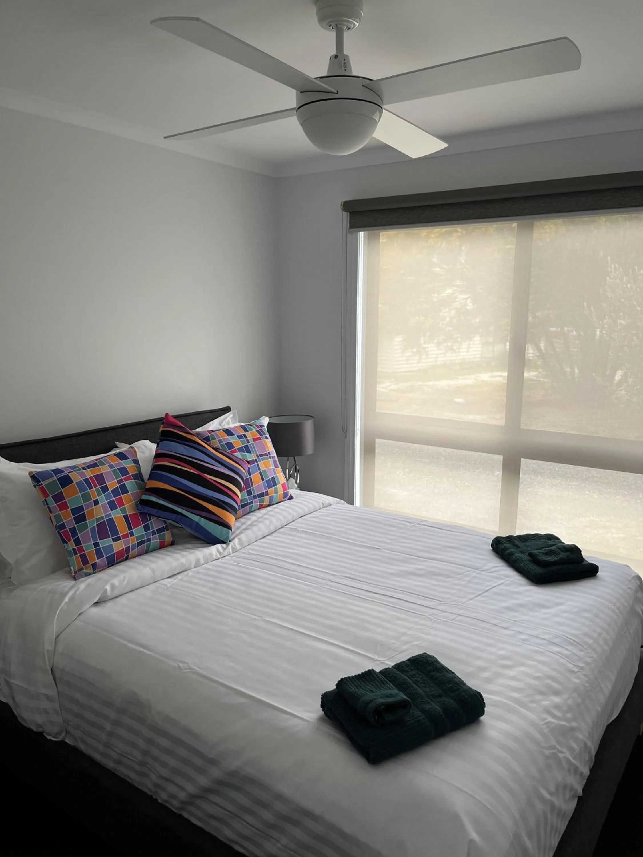 Bed in Mountain View Motor Inn & Holiday Lodges