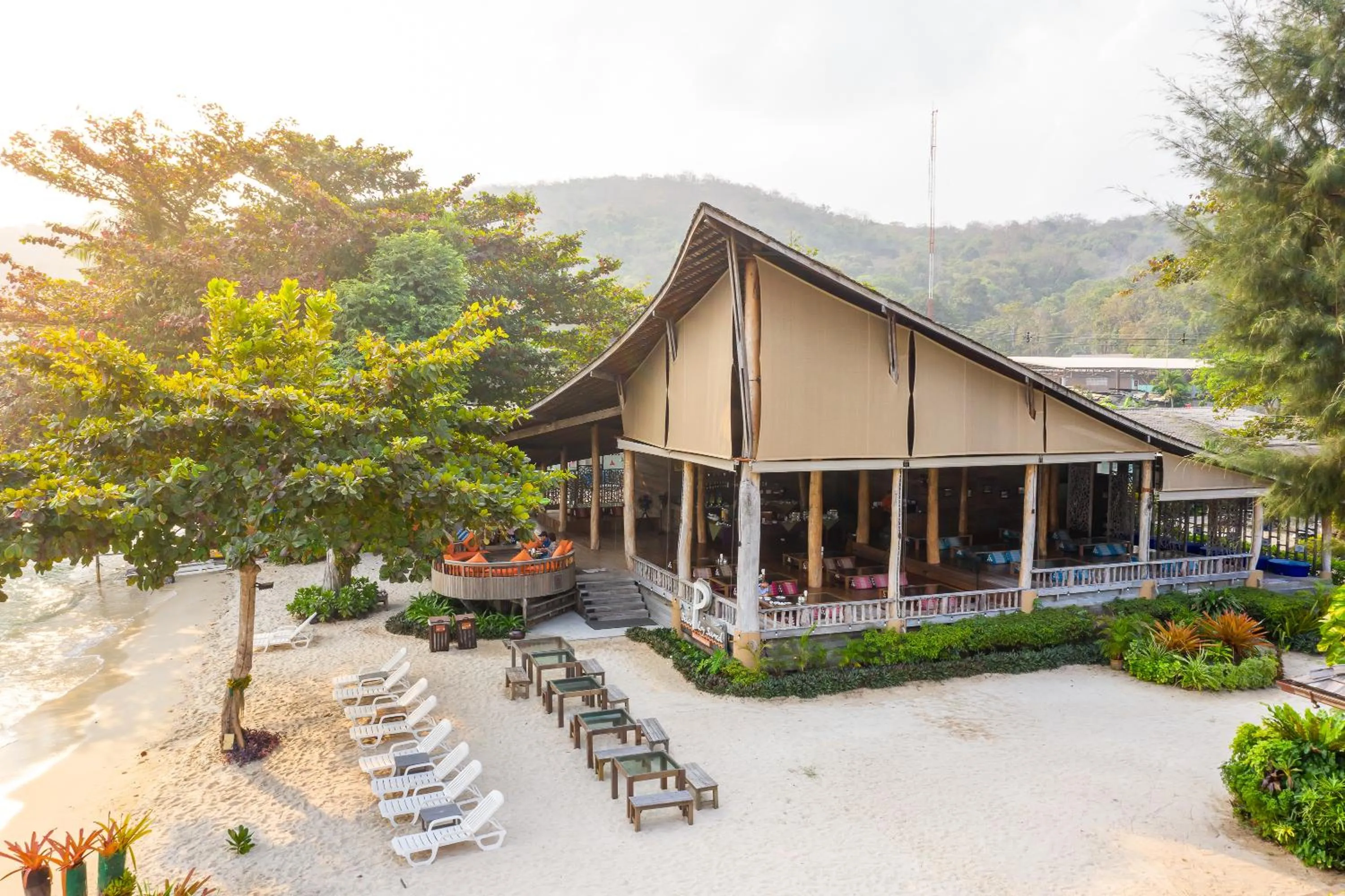 Property building in Baan Ploy Sea