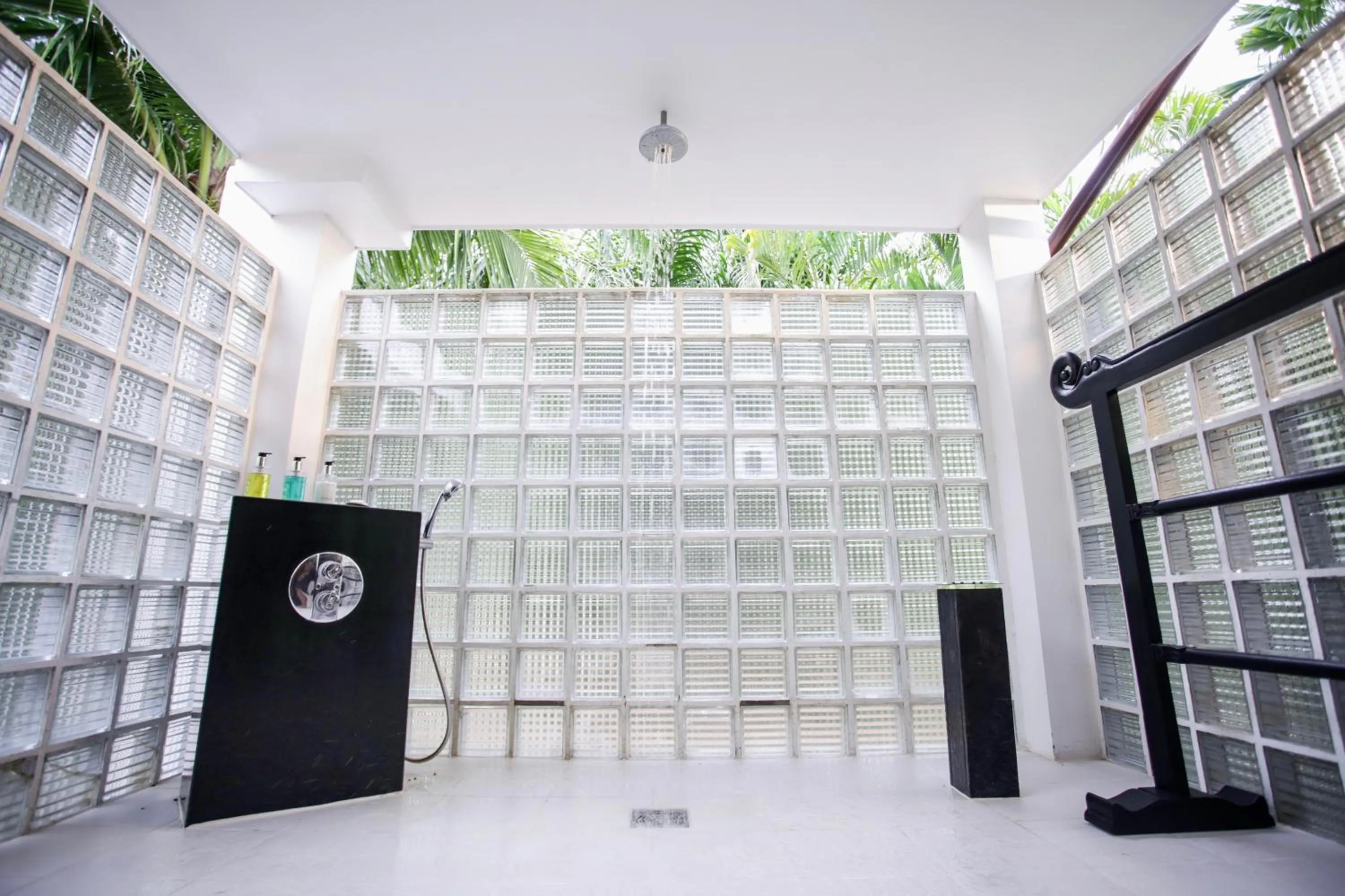 Shower in Tamarind Exclusive Villa