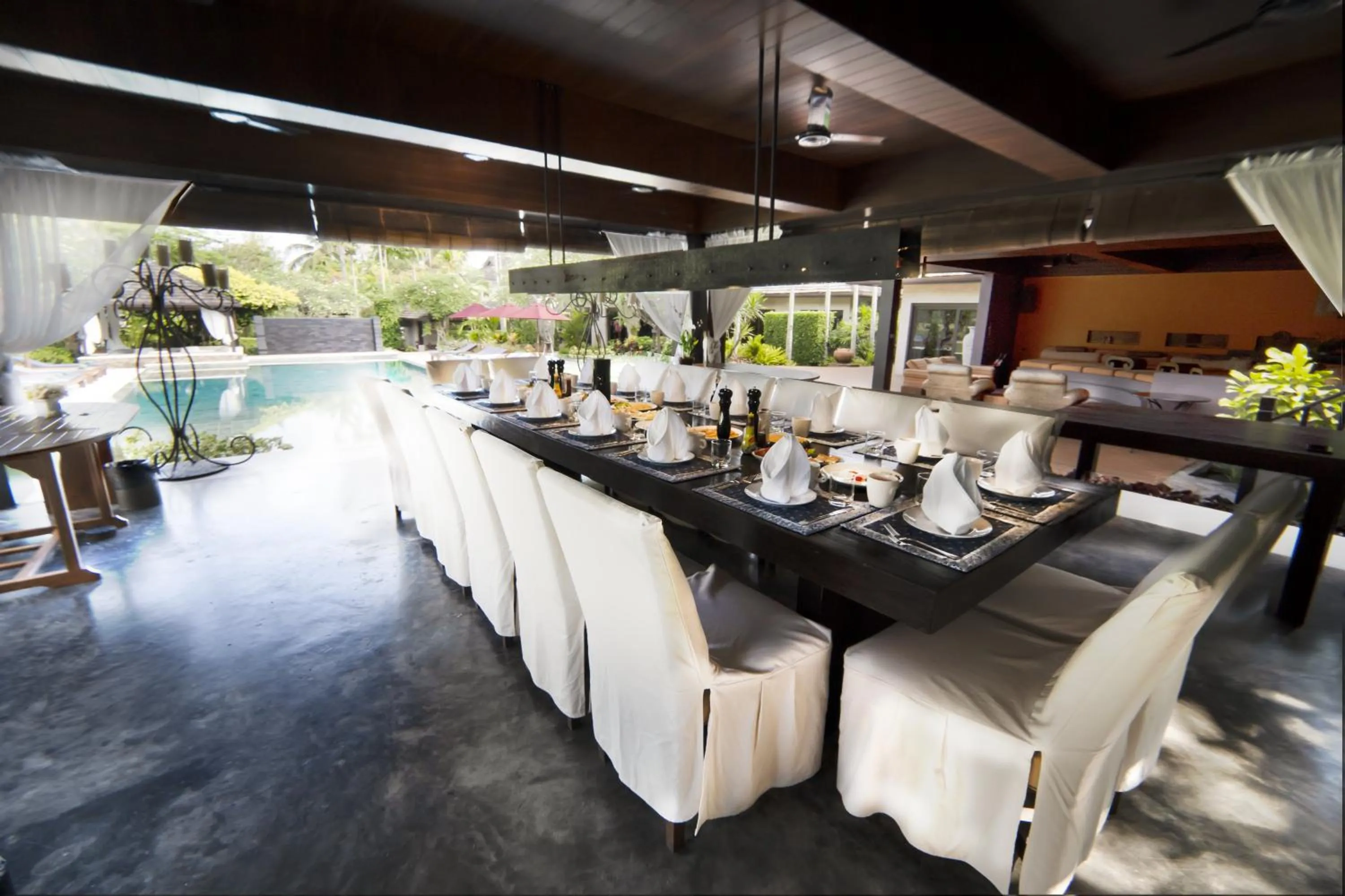 Restaurant/places to eat in Tamarind Exclusive Villa