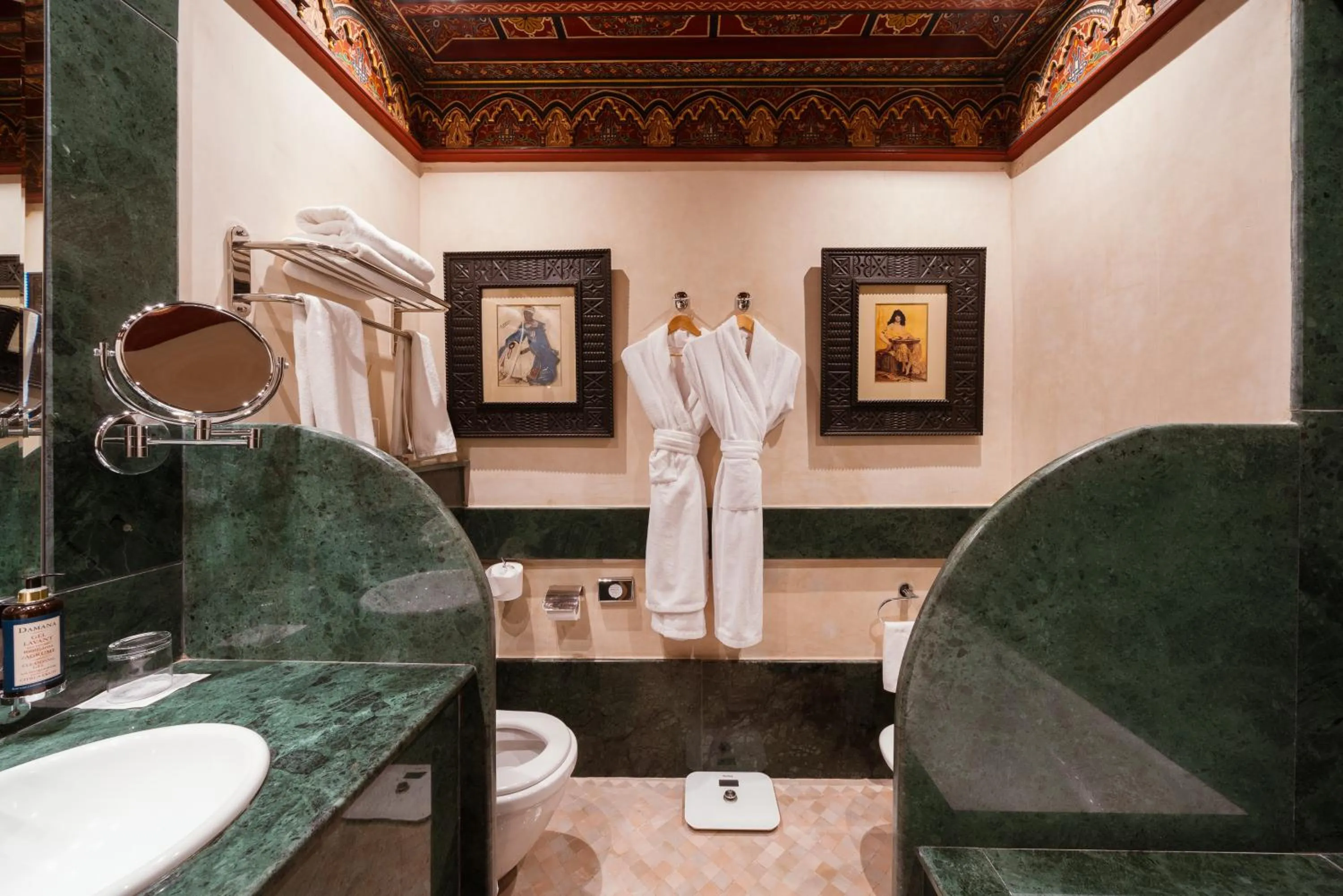 Bathroom in Elegancia Riad Boutique & SPA
