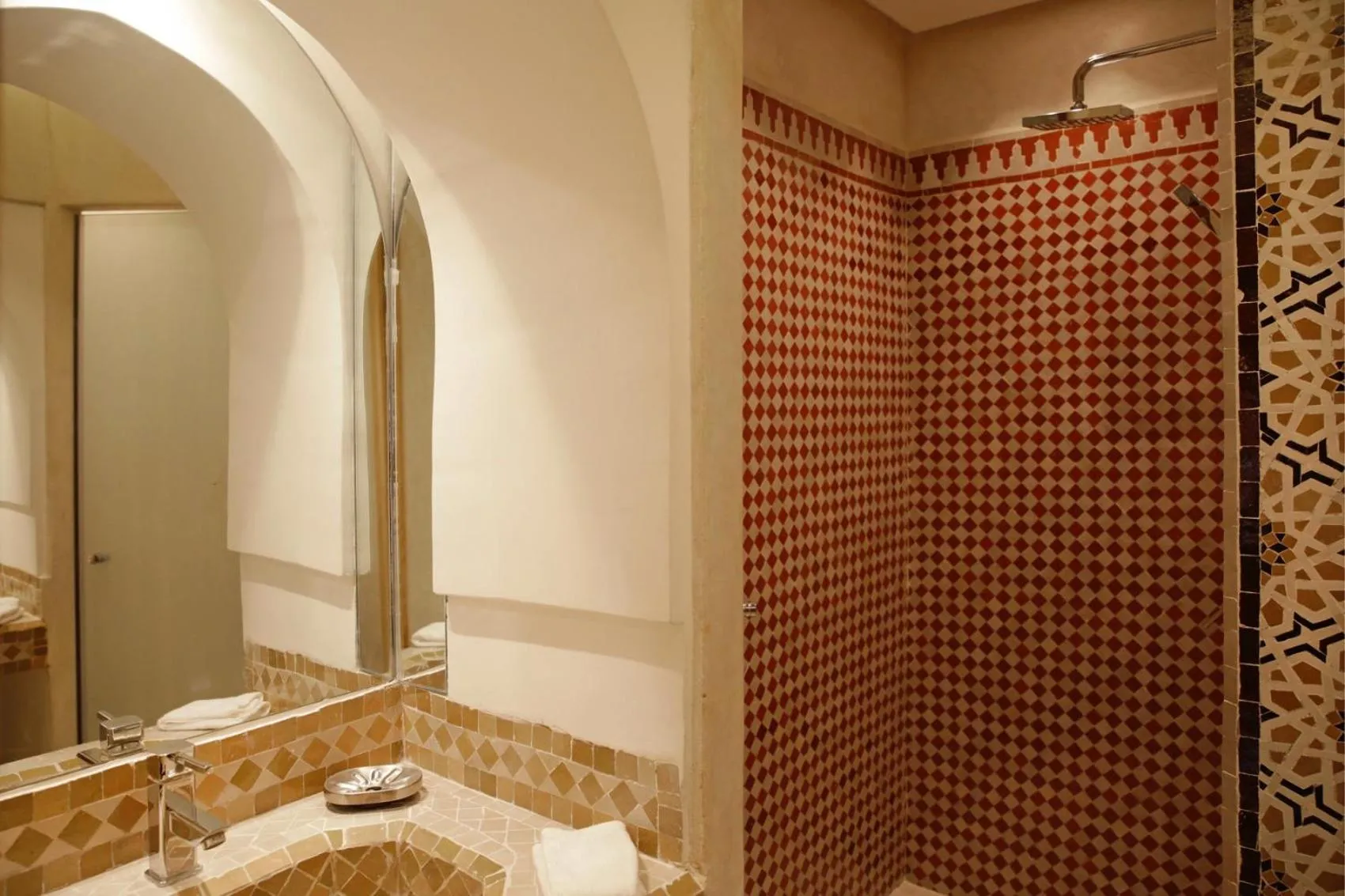 Bathroom in Elegancia Riad Boutique & SPA