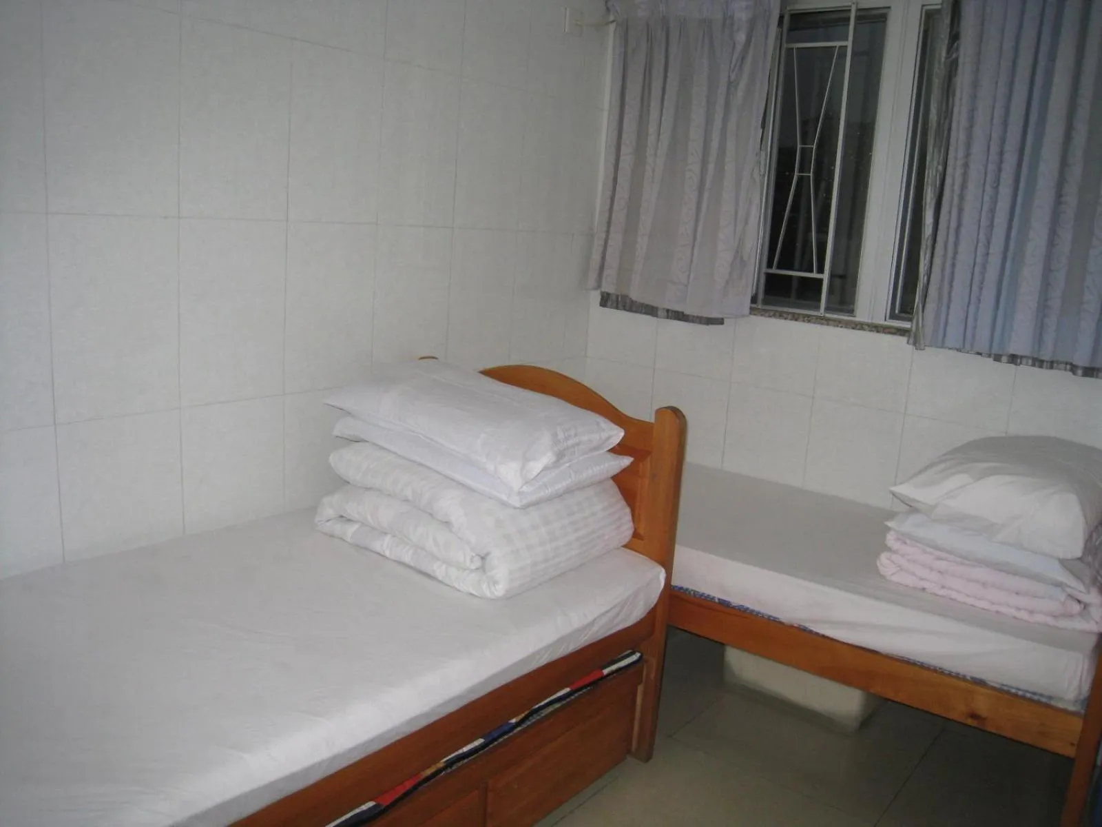 Decorative detail, Bed in Hung Fai Guest House