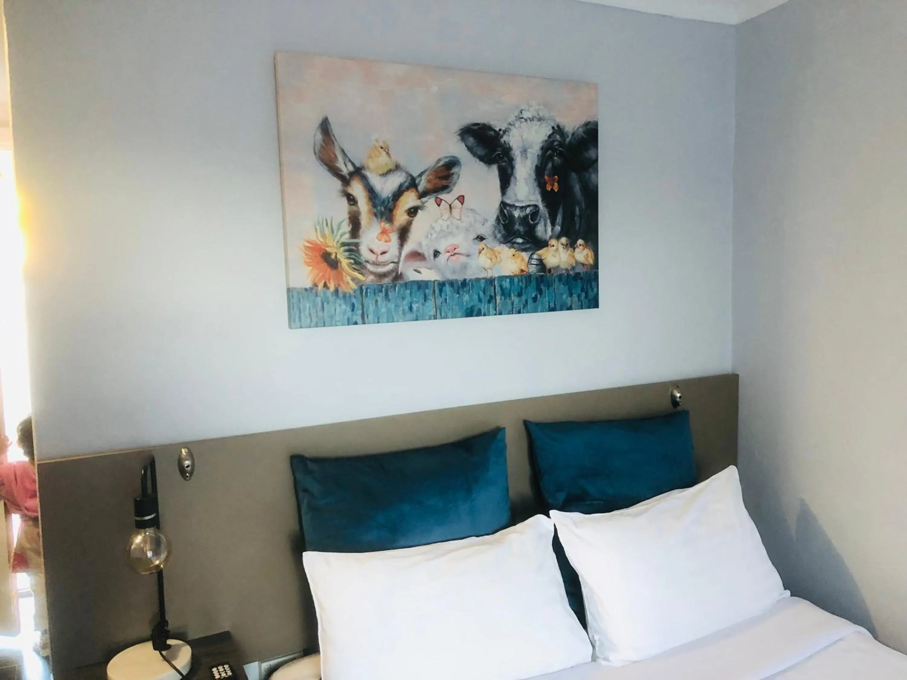 Bed in Parkway Motel