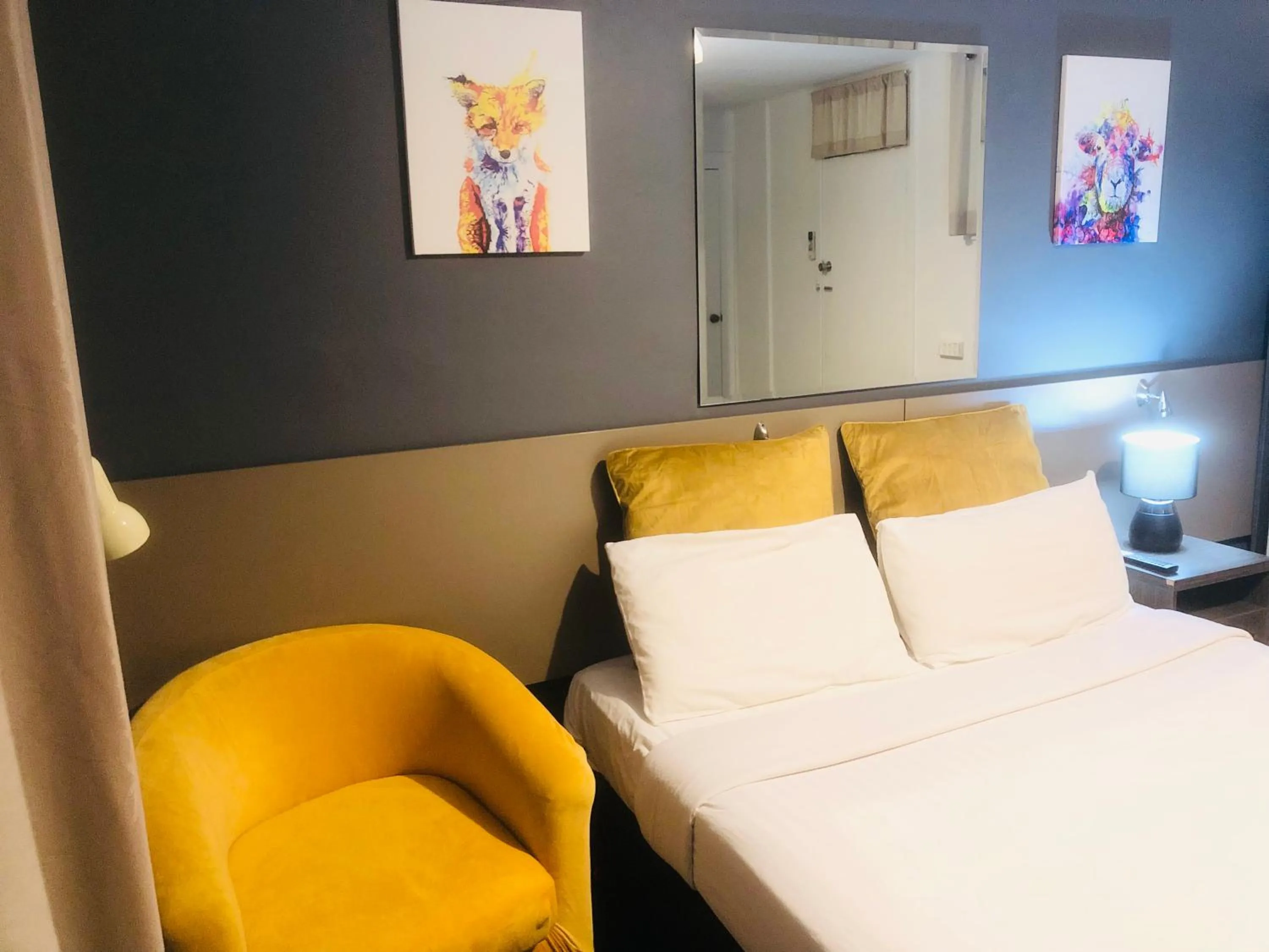 Bed in Parkway Motel