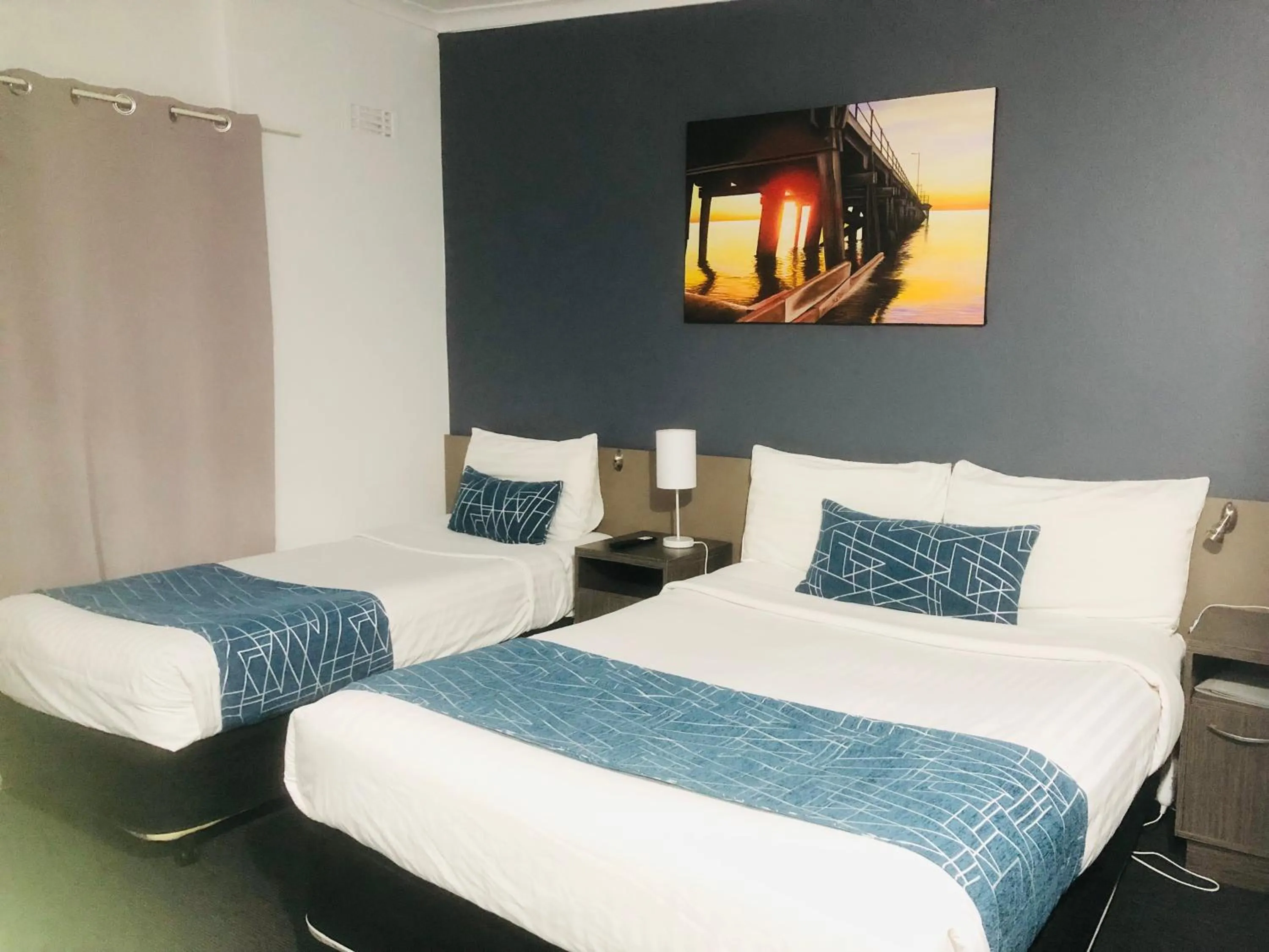 Bed in Parkway Motel