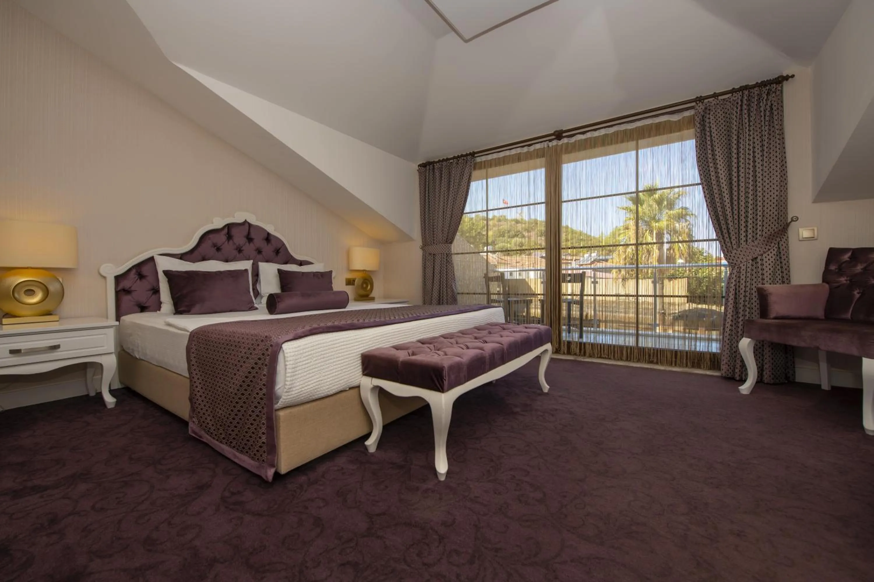 Photo of the whole room in Han Deluxe Hotel