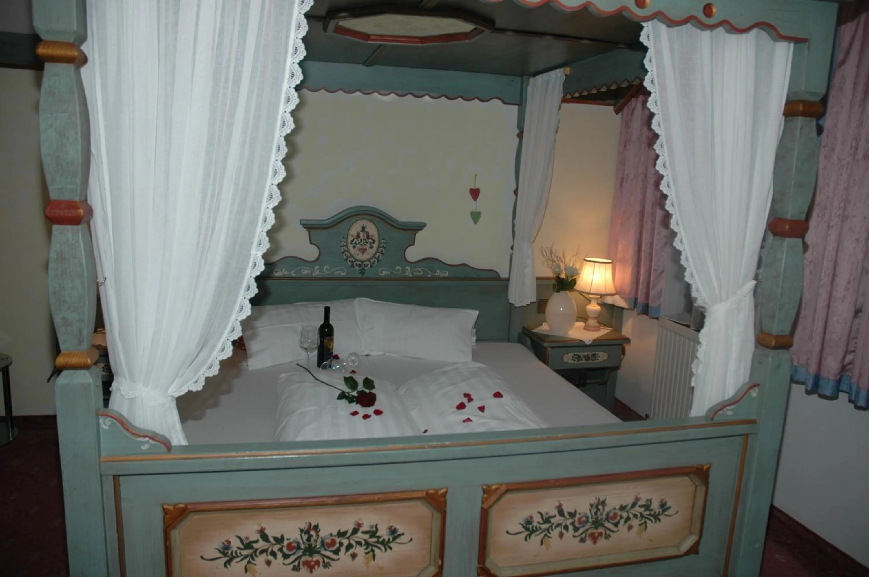 Bed in Hotel Gasthaus Schwarzenstein