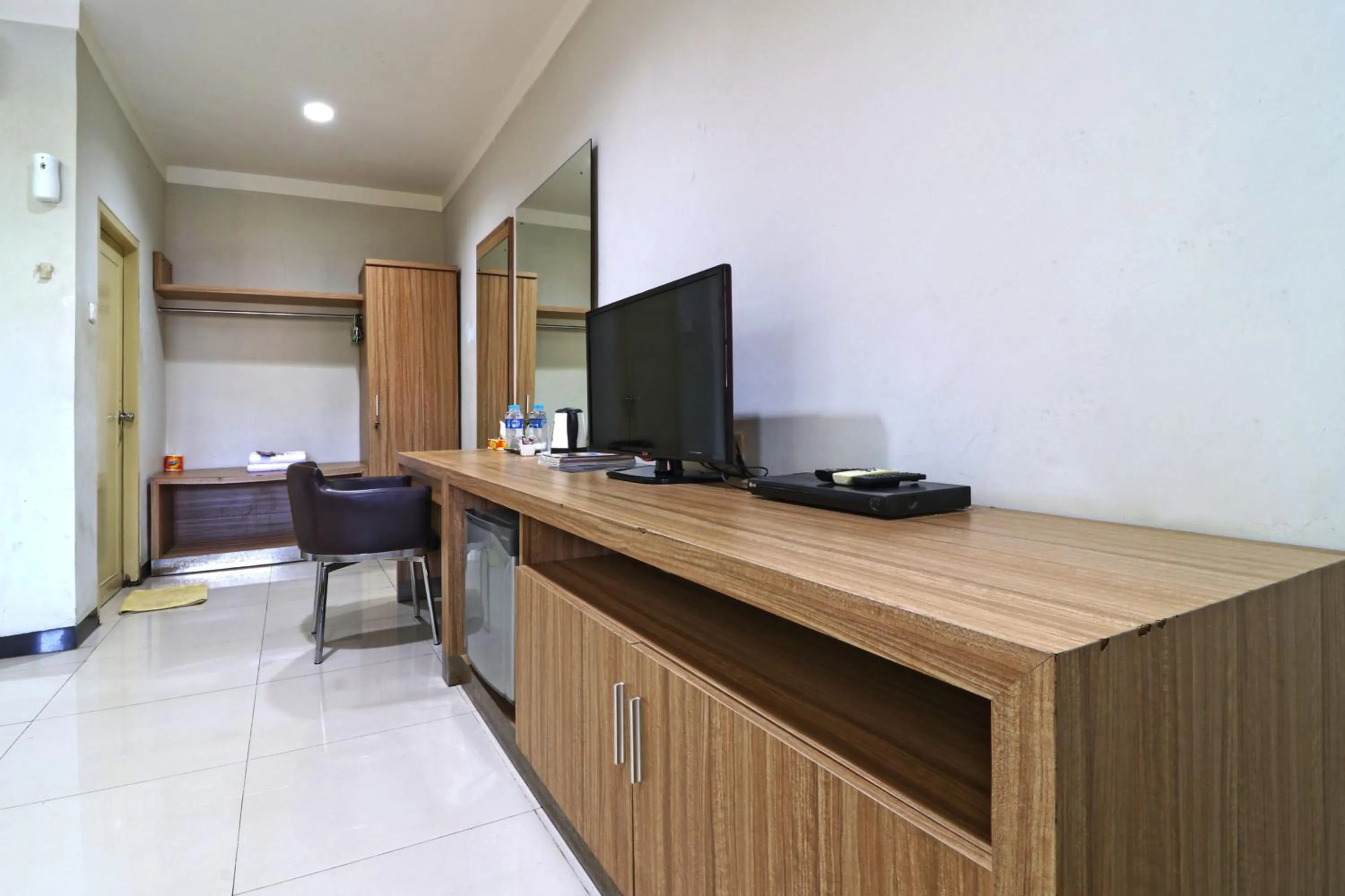 TV and multimedia in Hotel Sampaga