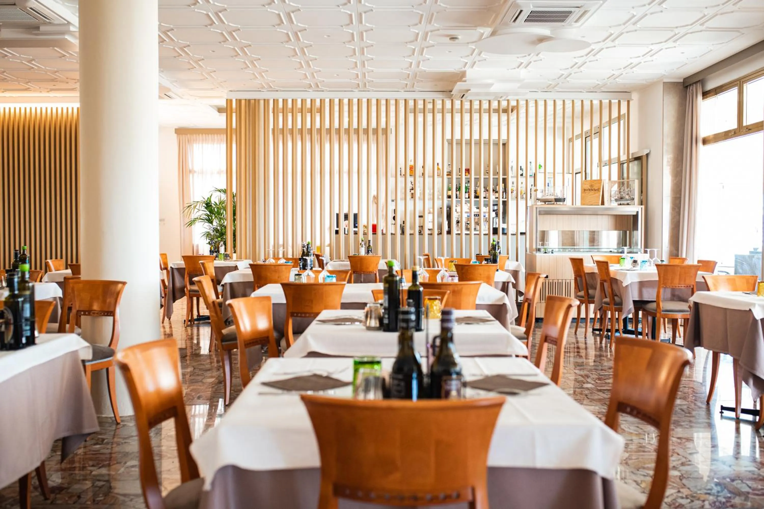 Restaurant/places to eat in Hotel Souvenir