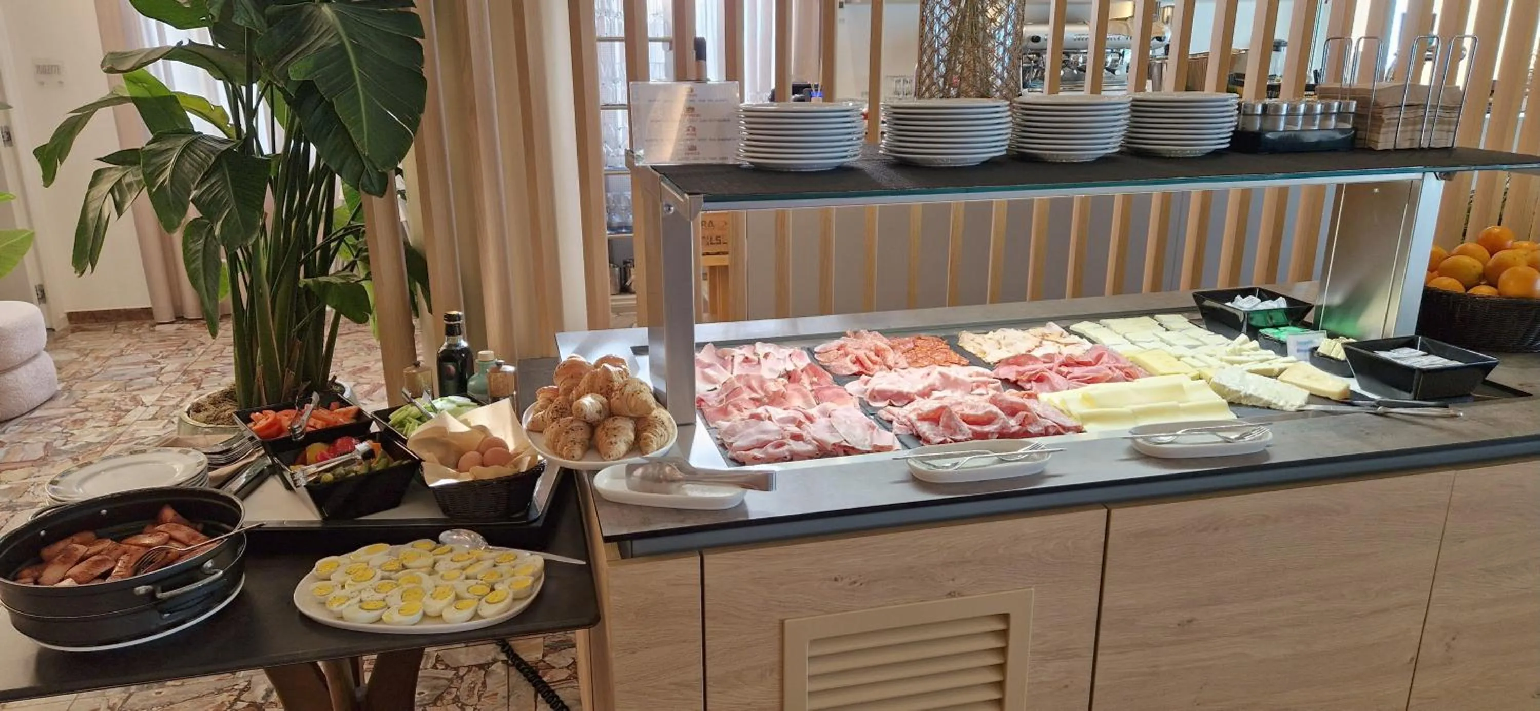 Breakfast in Hotel Souvenir