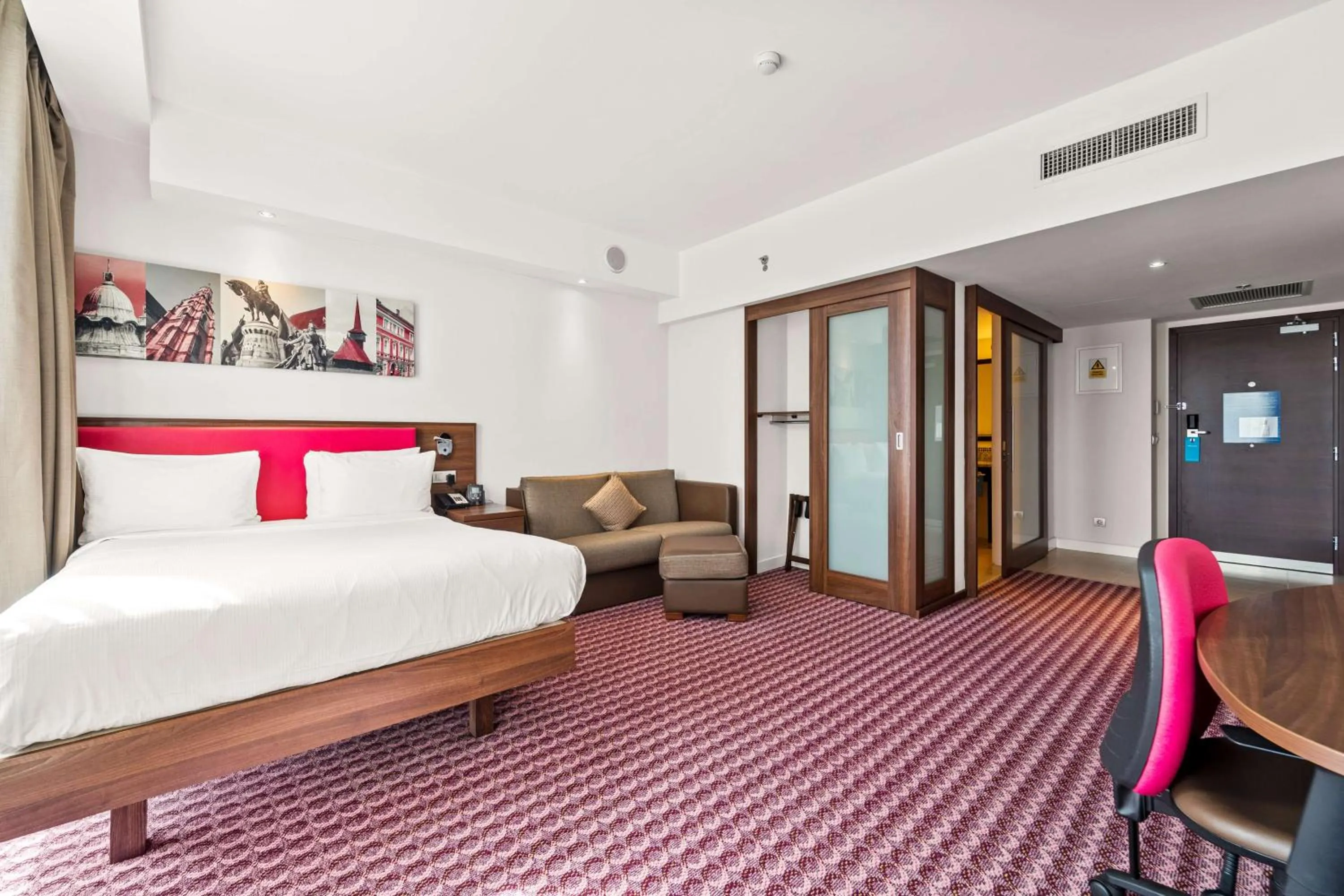Living room, Bed in Hampton by Hilton Cluj-Napoca