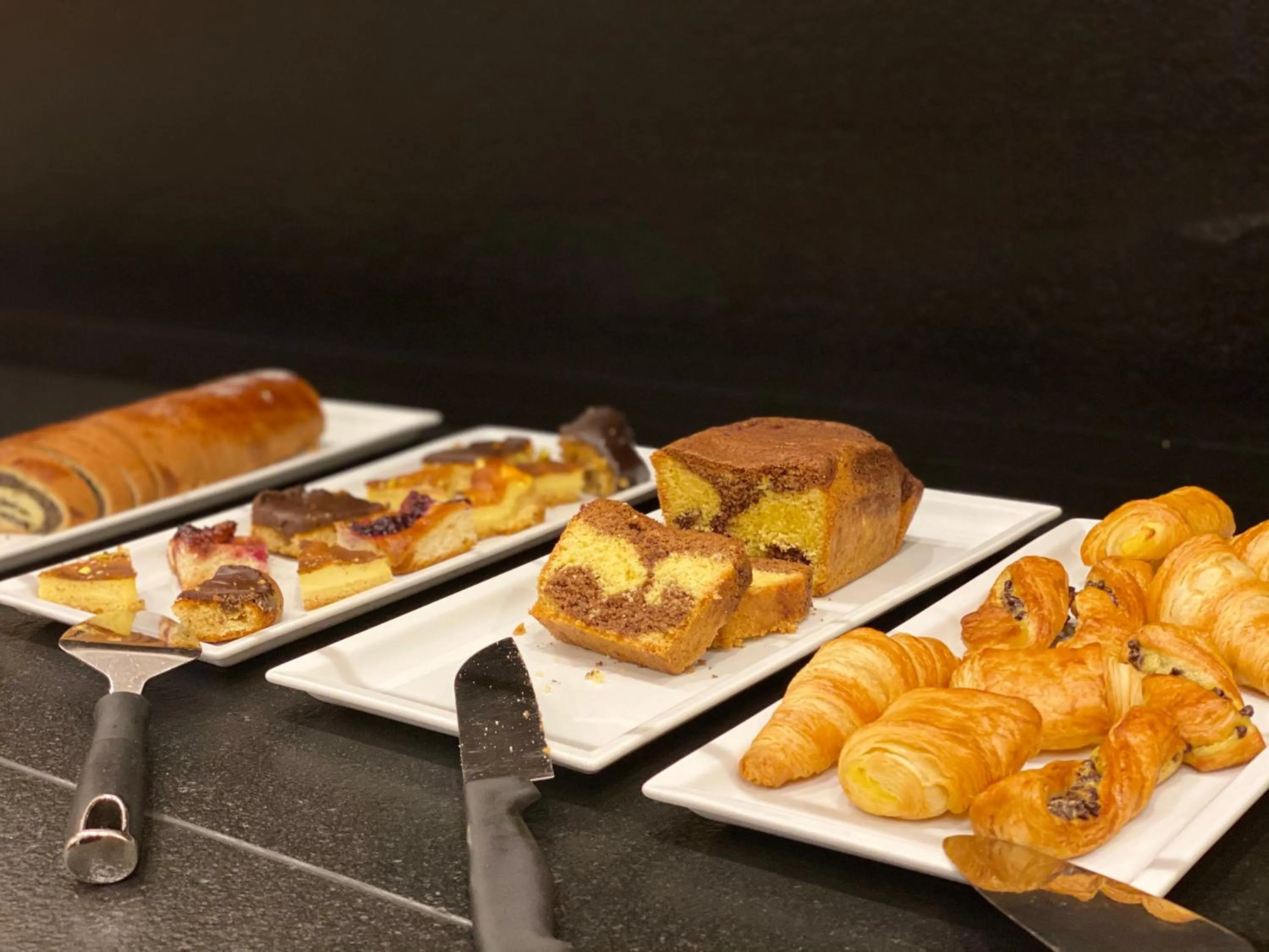 Buffet breakfast in Park Hotel Villa Etschland