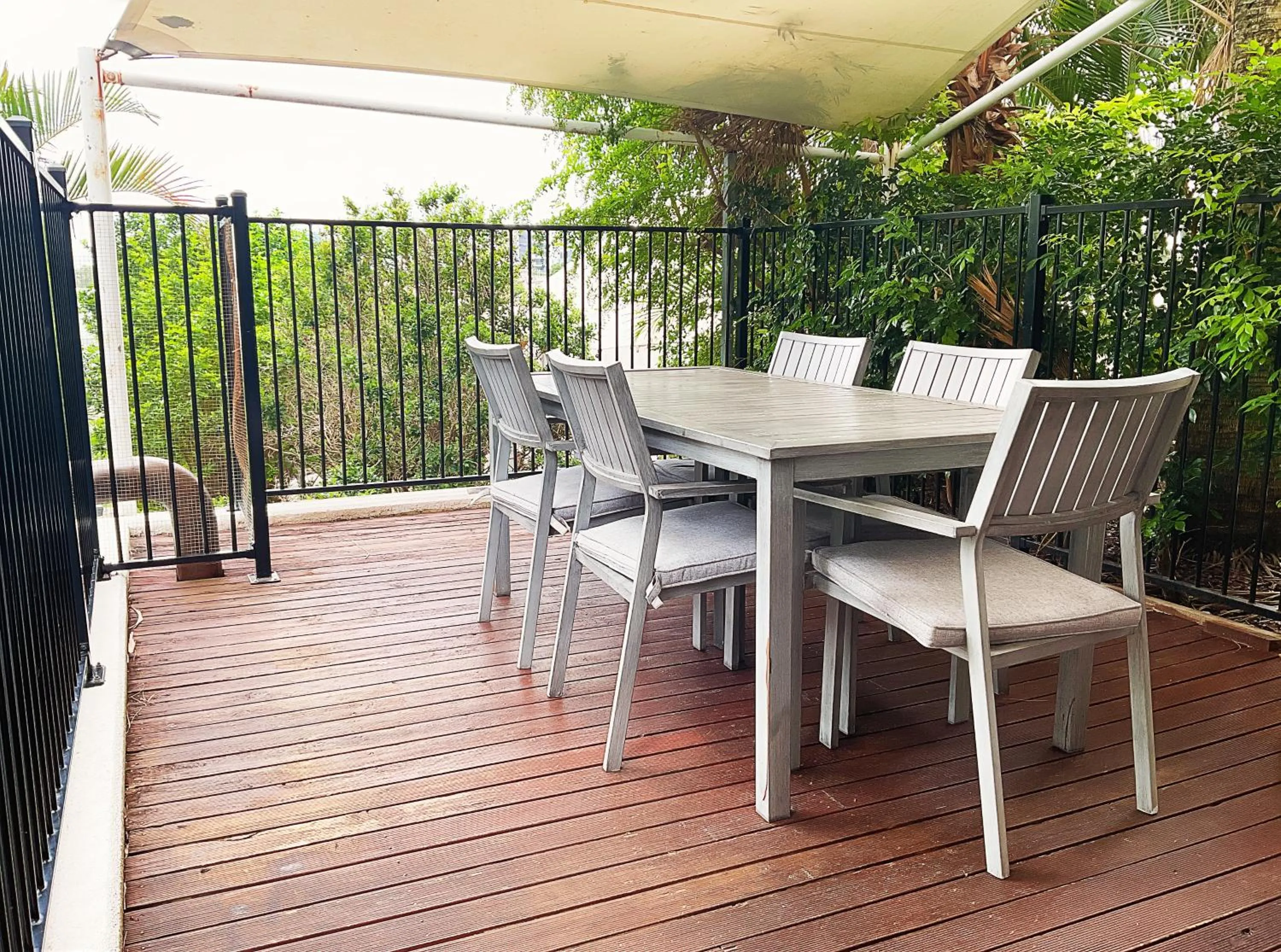 Garden in Tiki Hotel Apartments Surfers Paradise