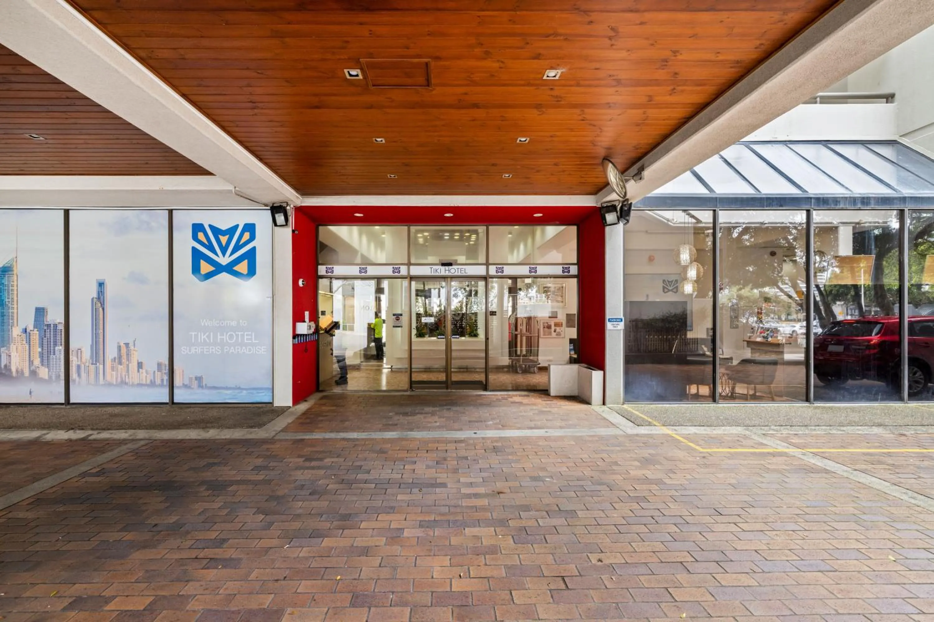 Property building in Tiki Hotel Apartments Surfers Paradise