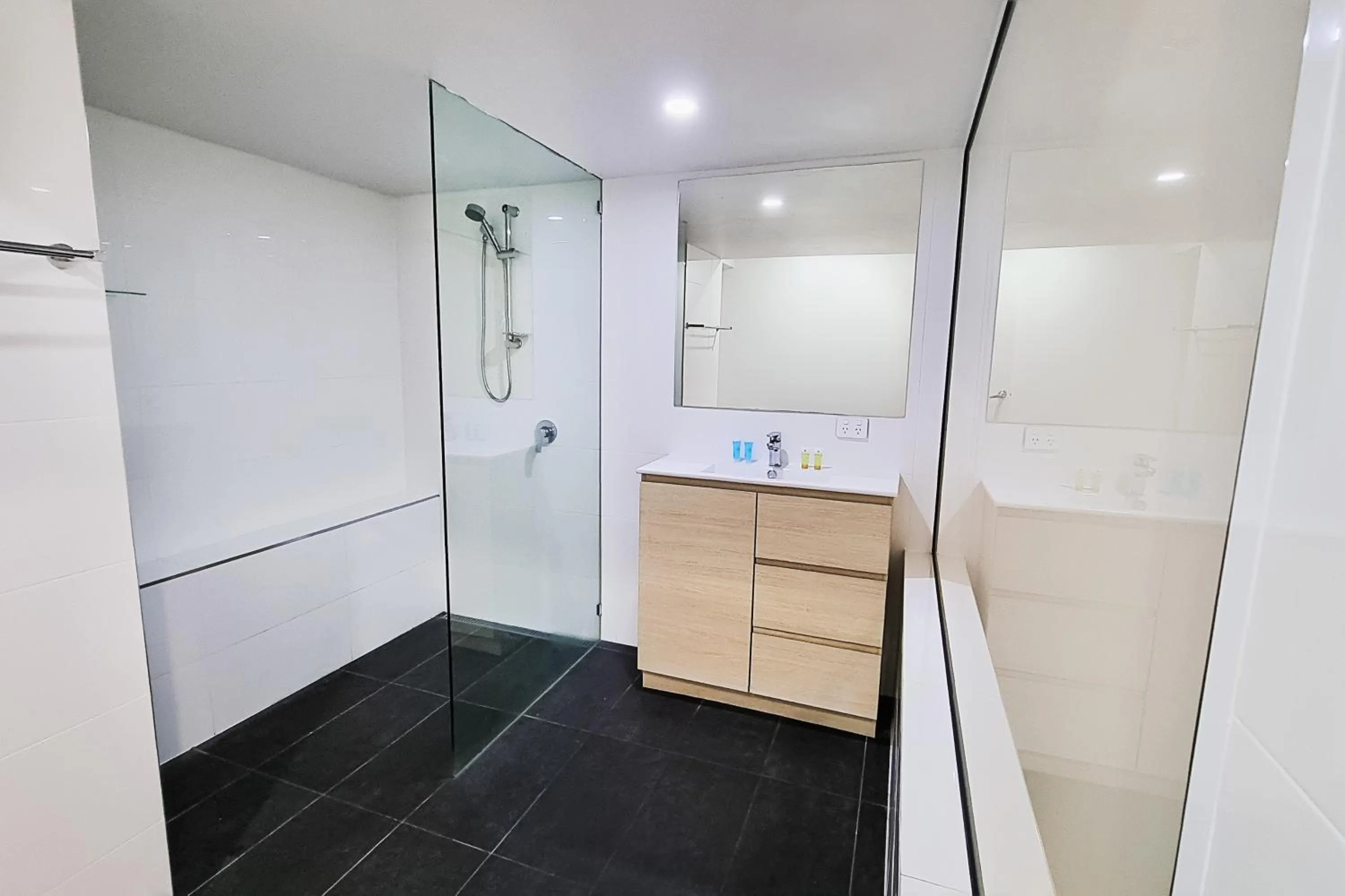 Bathroom in Tiki Hotel Apartments Surfers Paradise