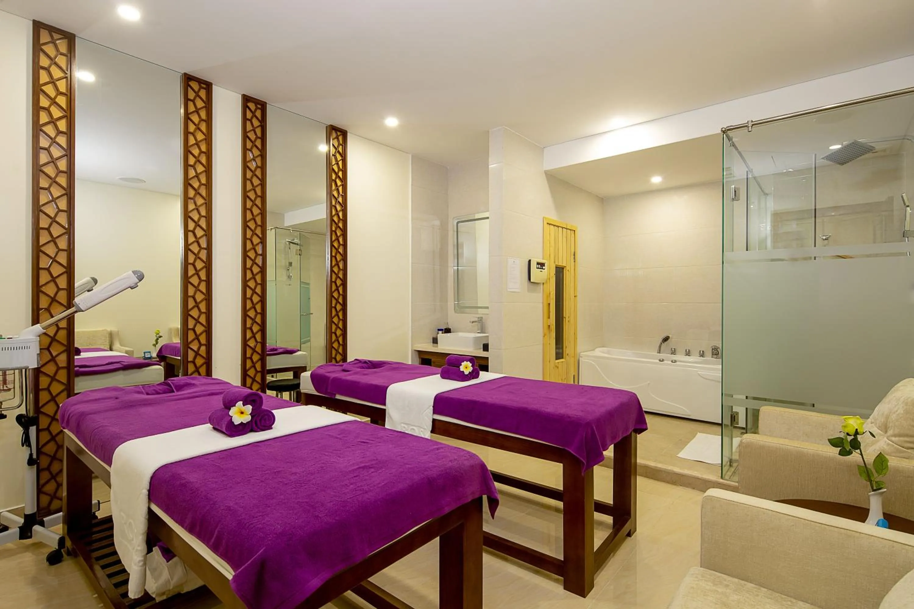 Spa and wellness centre/facilities, Bed in Rosamia Da Nang Hotel