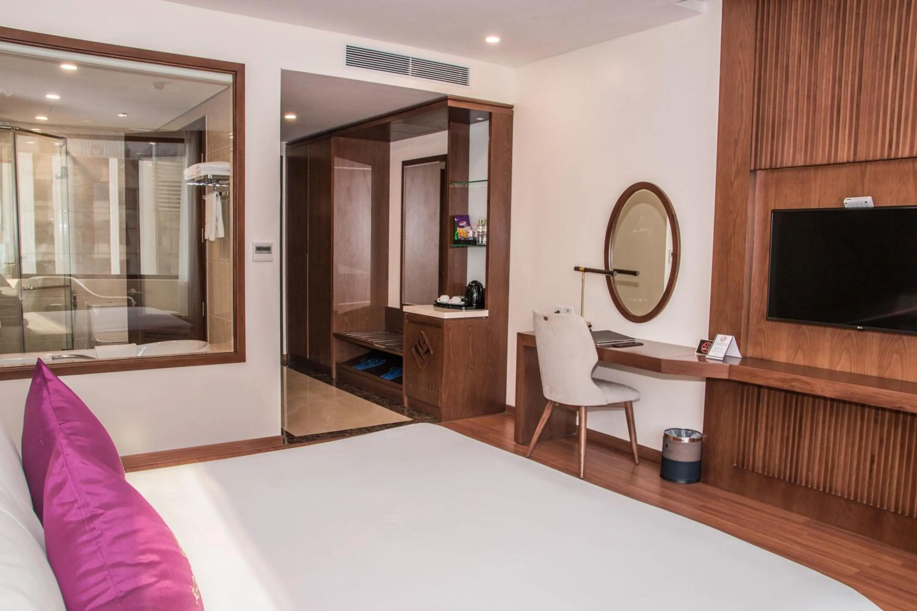 Bedroom, Bed in Rosamia Da Nang Hotel